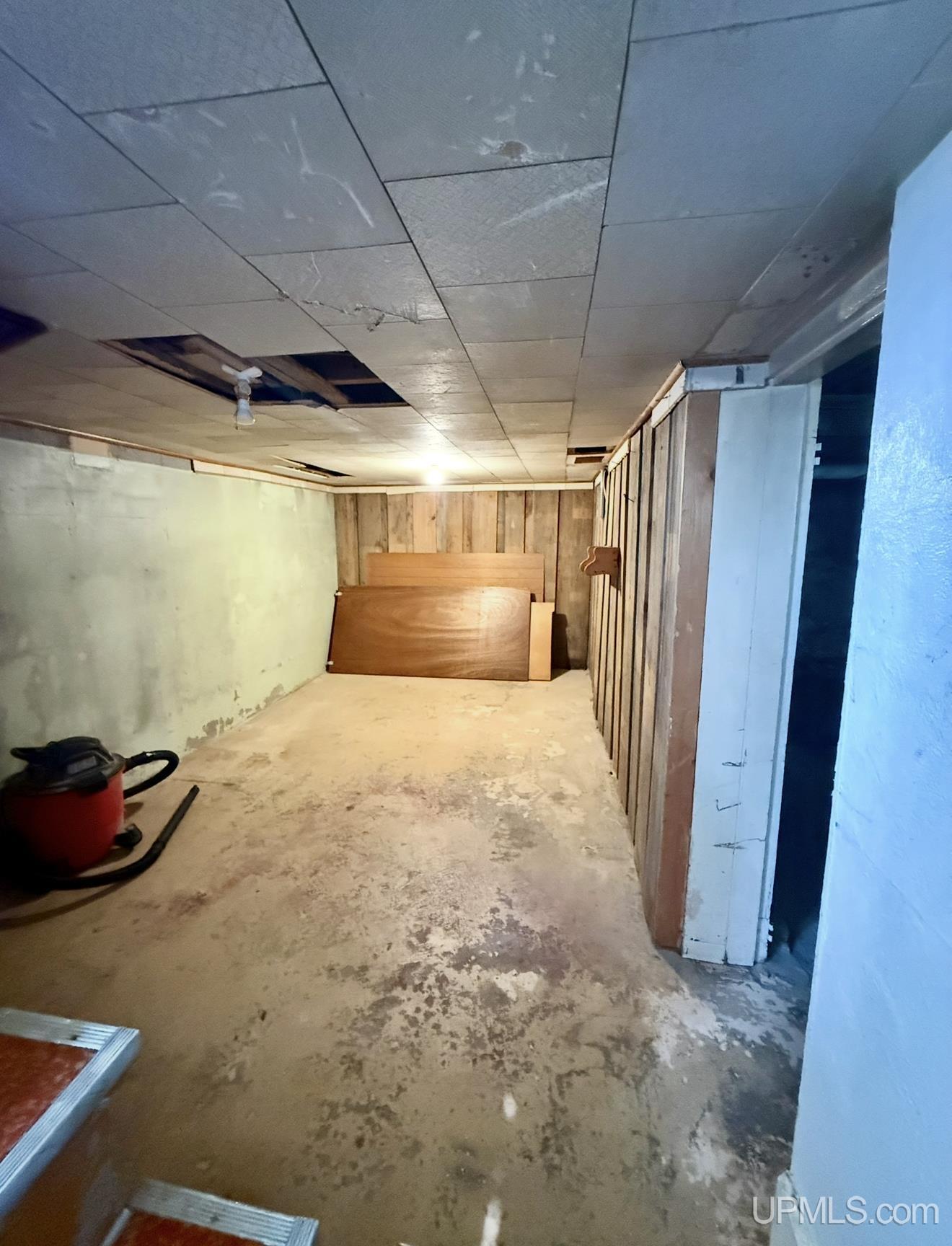 1019 N Eighth Avenue Property Photo 10