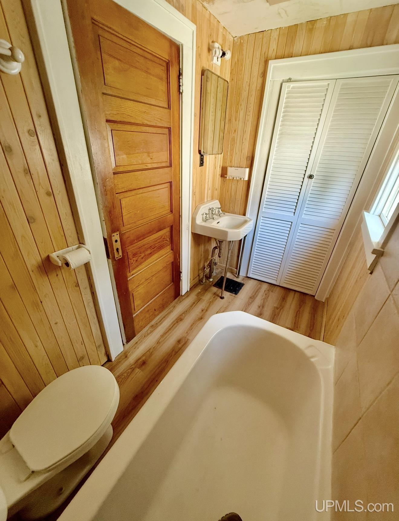 1019 N Eighth Avenue Property Photo 16
