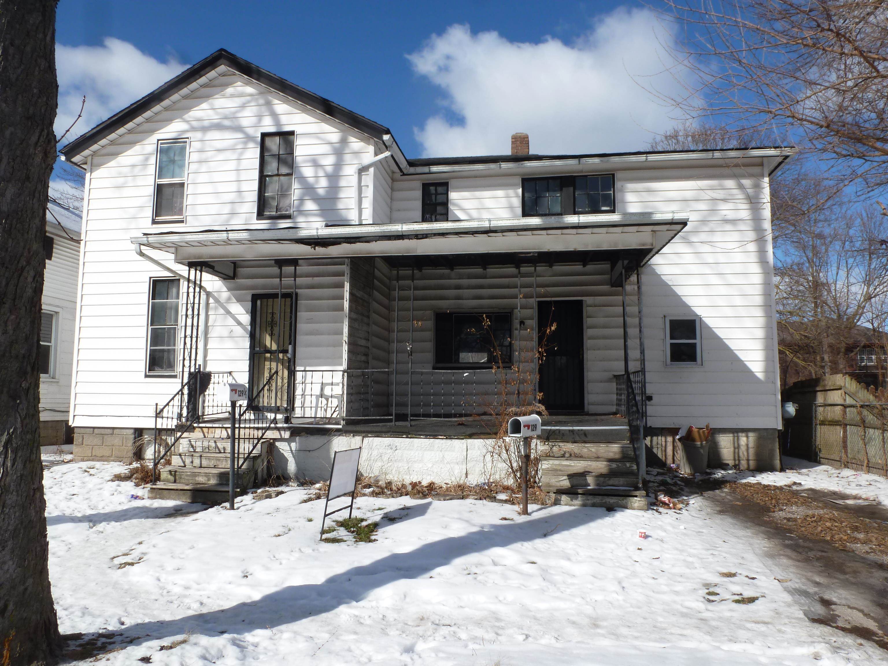 129 S Oakley Street Property Photo 1
