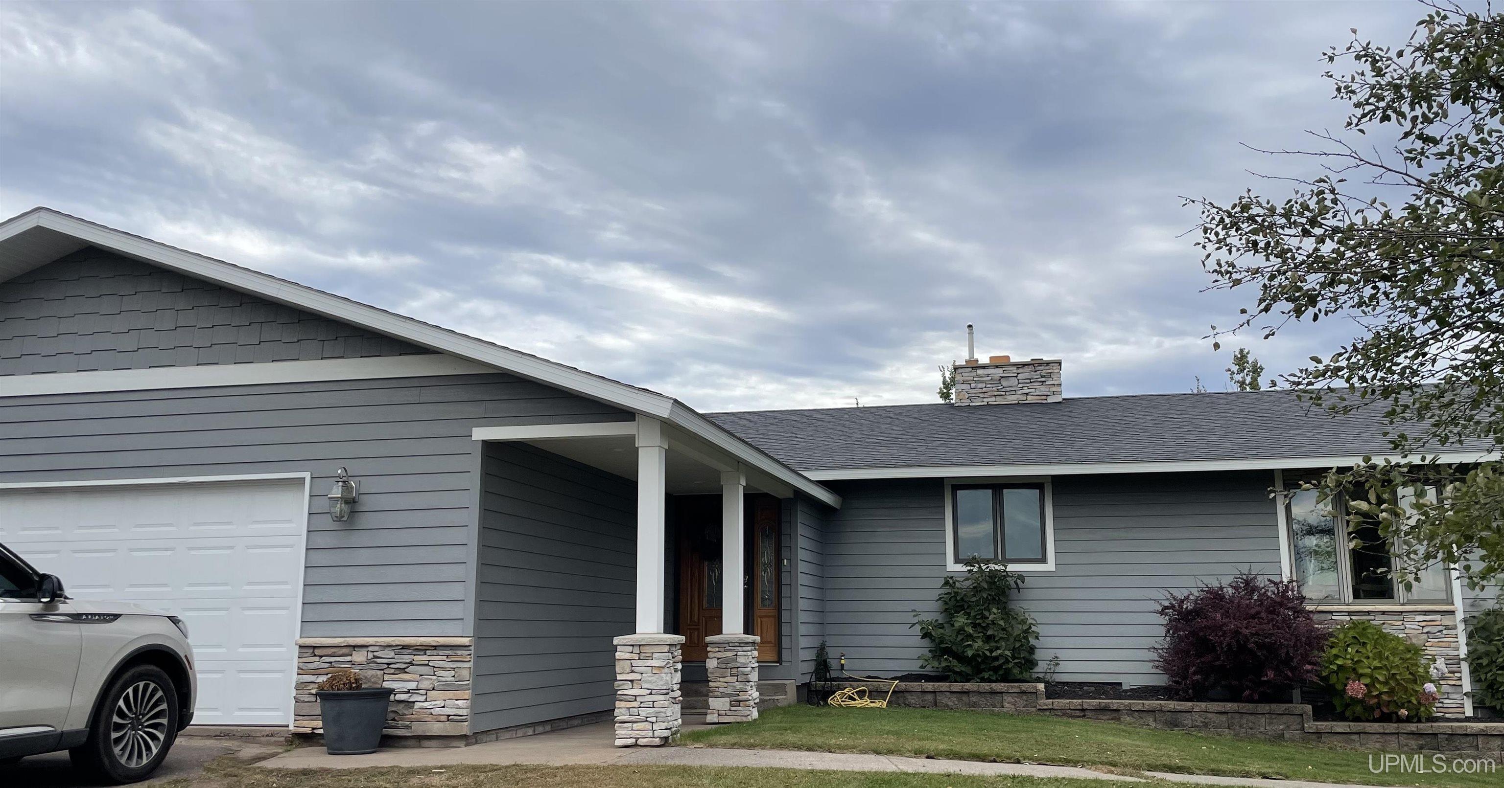 21524 MASSIE Road Property Photo 1