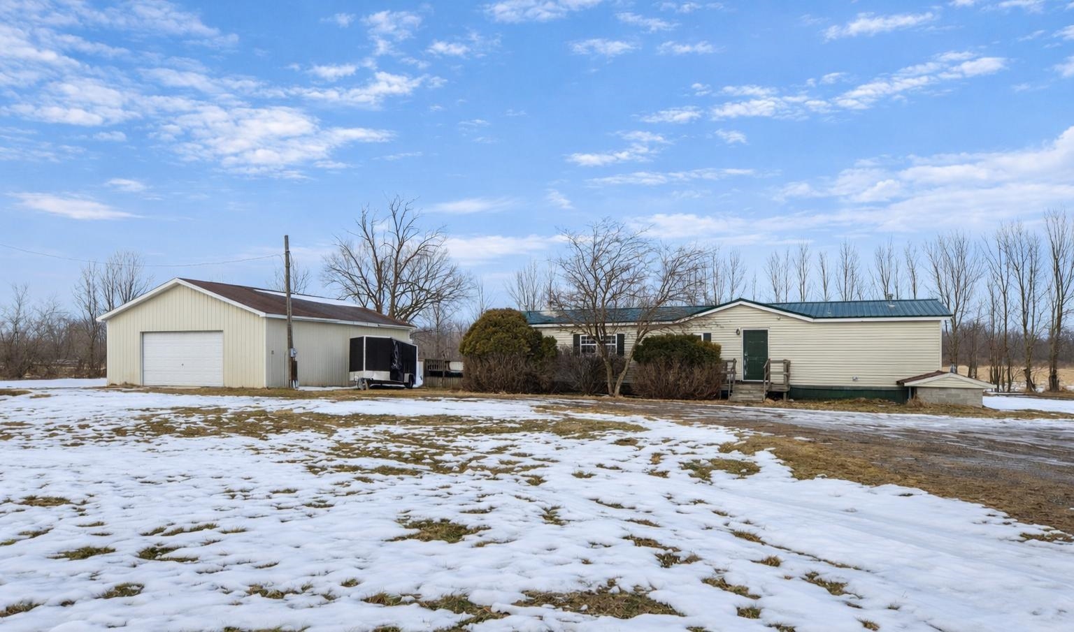 4742 W Curtis Road Property Photo 1