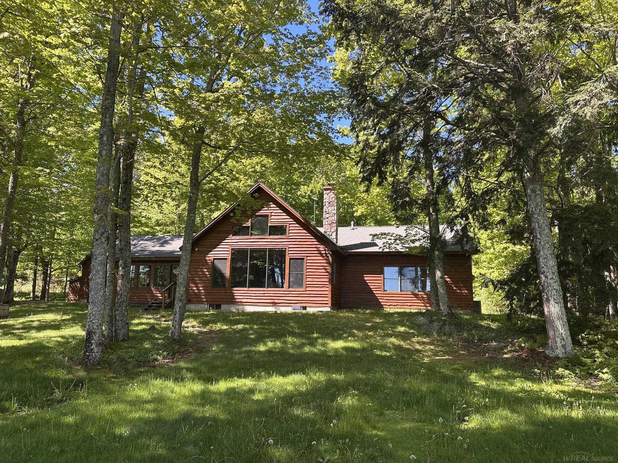 N10006 Shore Dr. Drive Property Photo 1