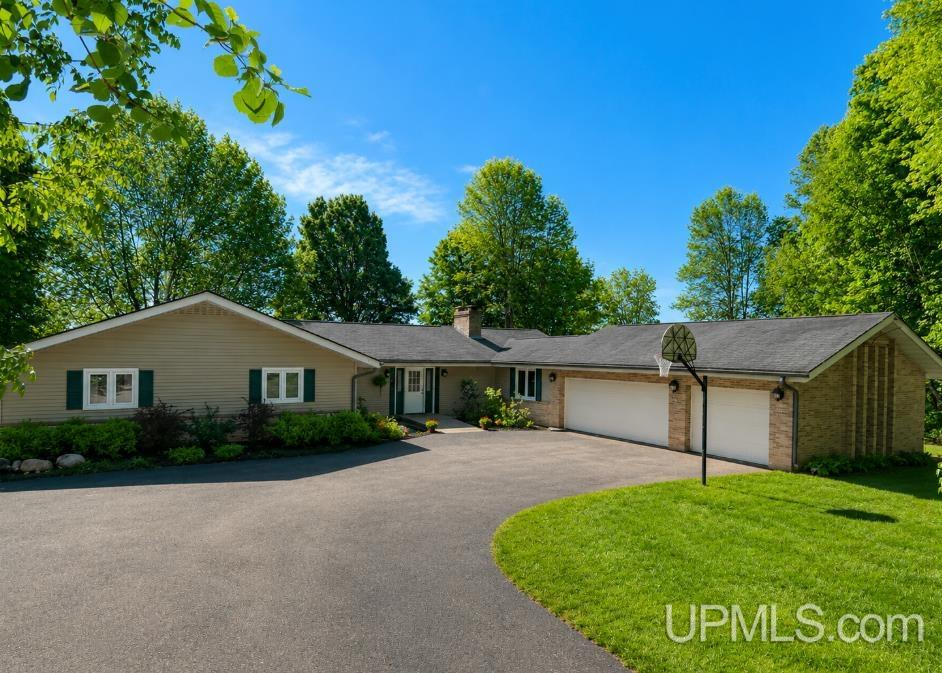 9012 N M64 Highway Property Photo 1