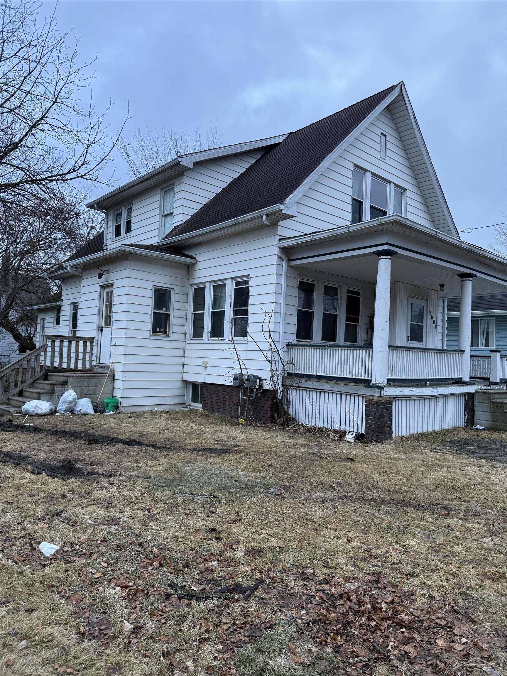 2120 Stark Street Property Photo 1