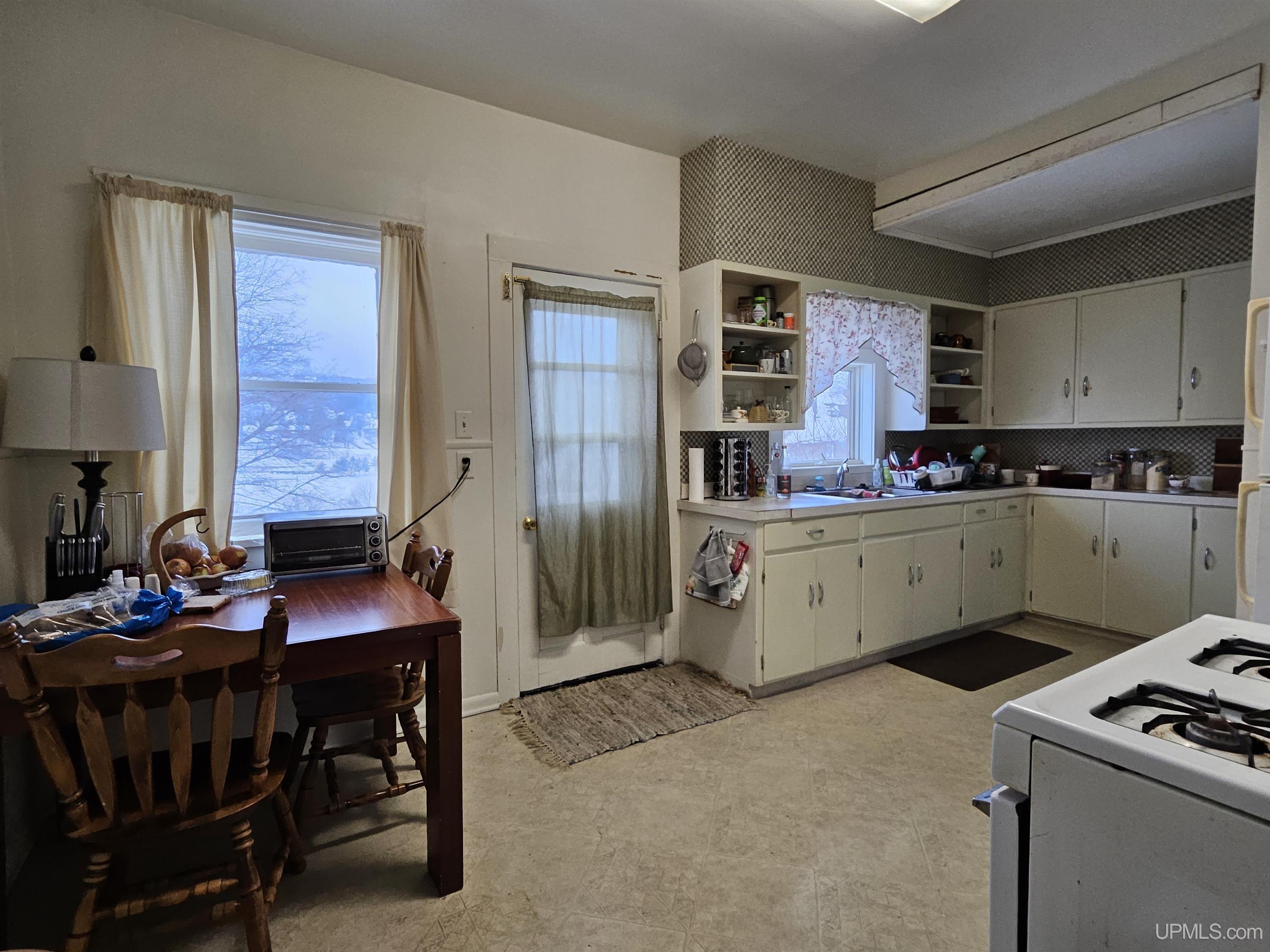308 W Houghton Avenue Property Photo 3