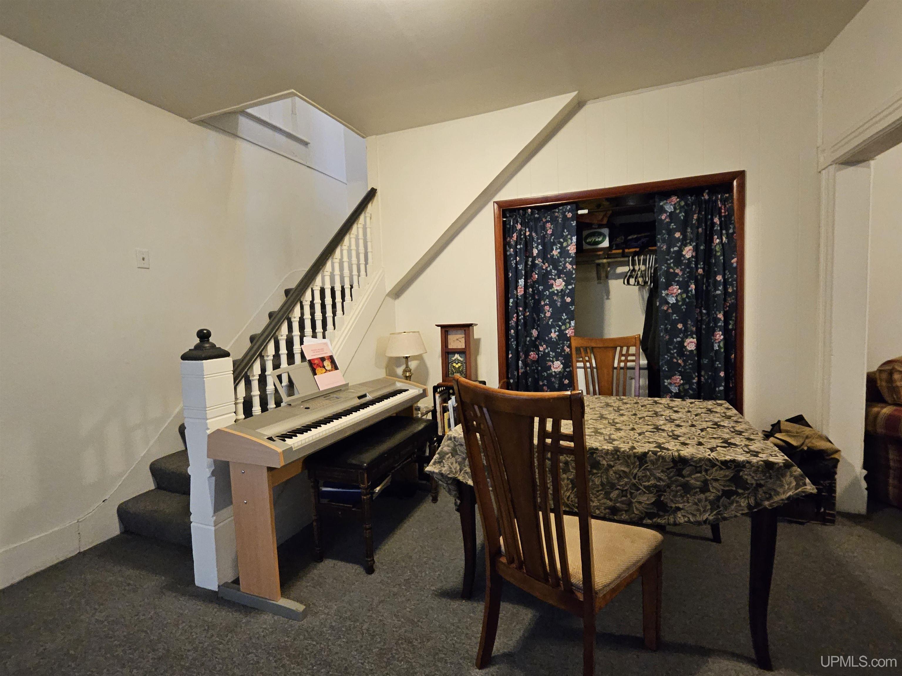 308 W Houghton Avenue Property Photo 9