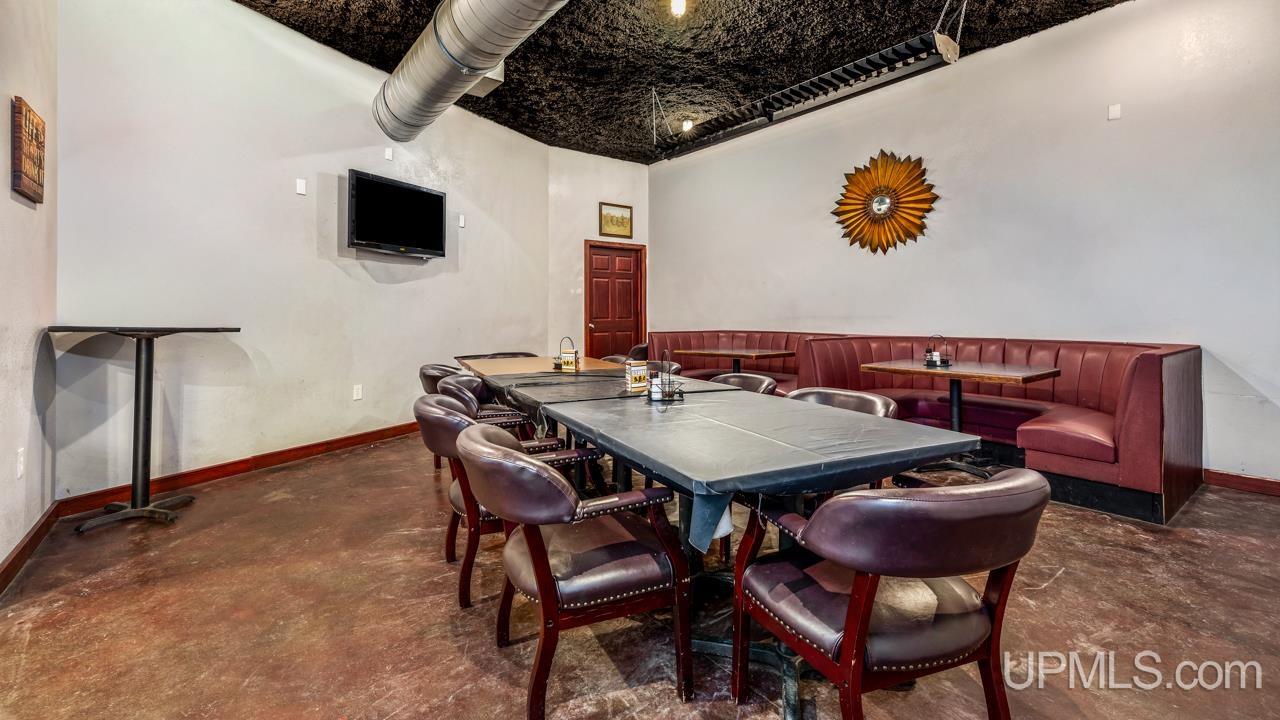 207 E Hughitt Street Property Photo 14
