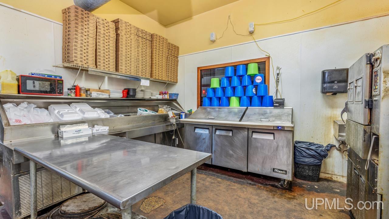 207 E Hughitt Street Property Photo 20