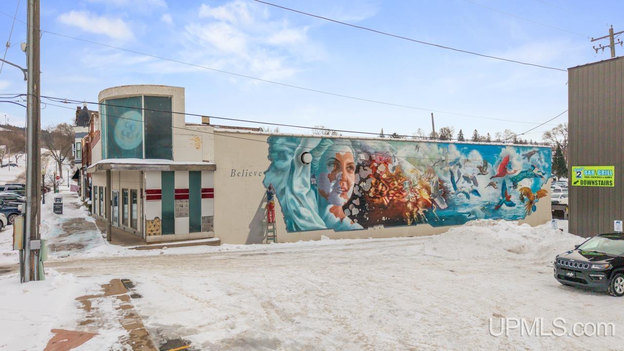 207 E Hughitt Street Property Photo 31