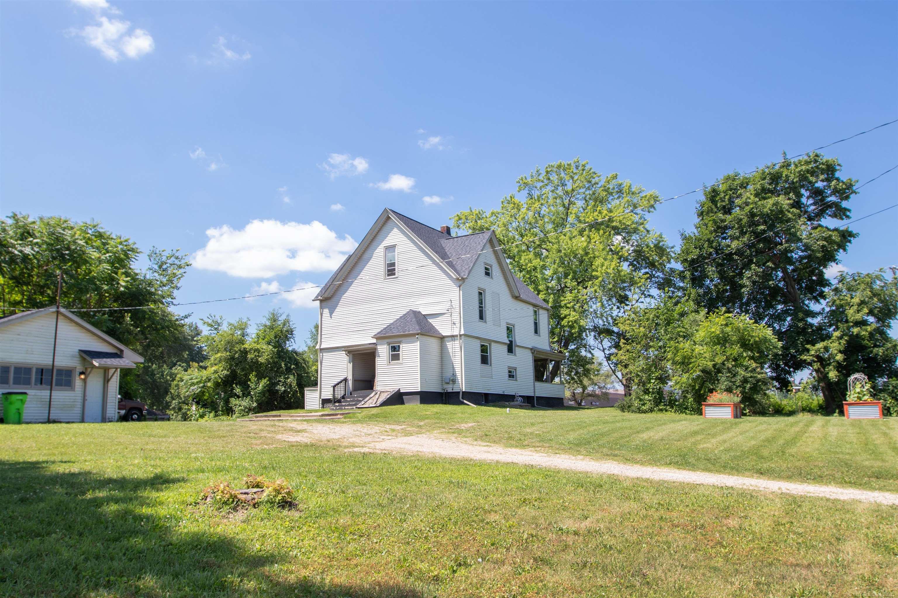 205 S Dettman Road Property Photo 2