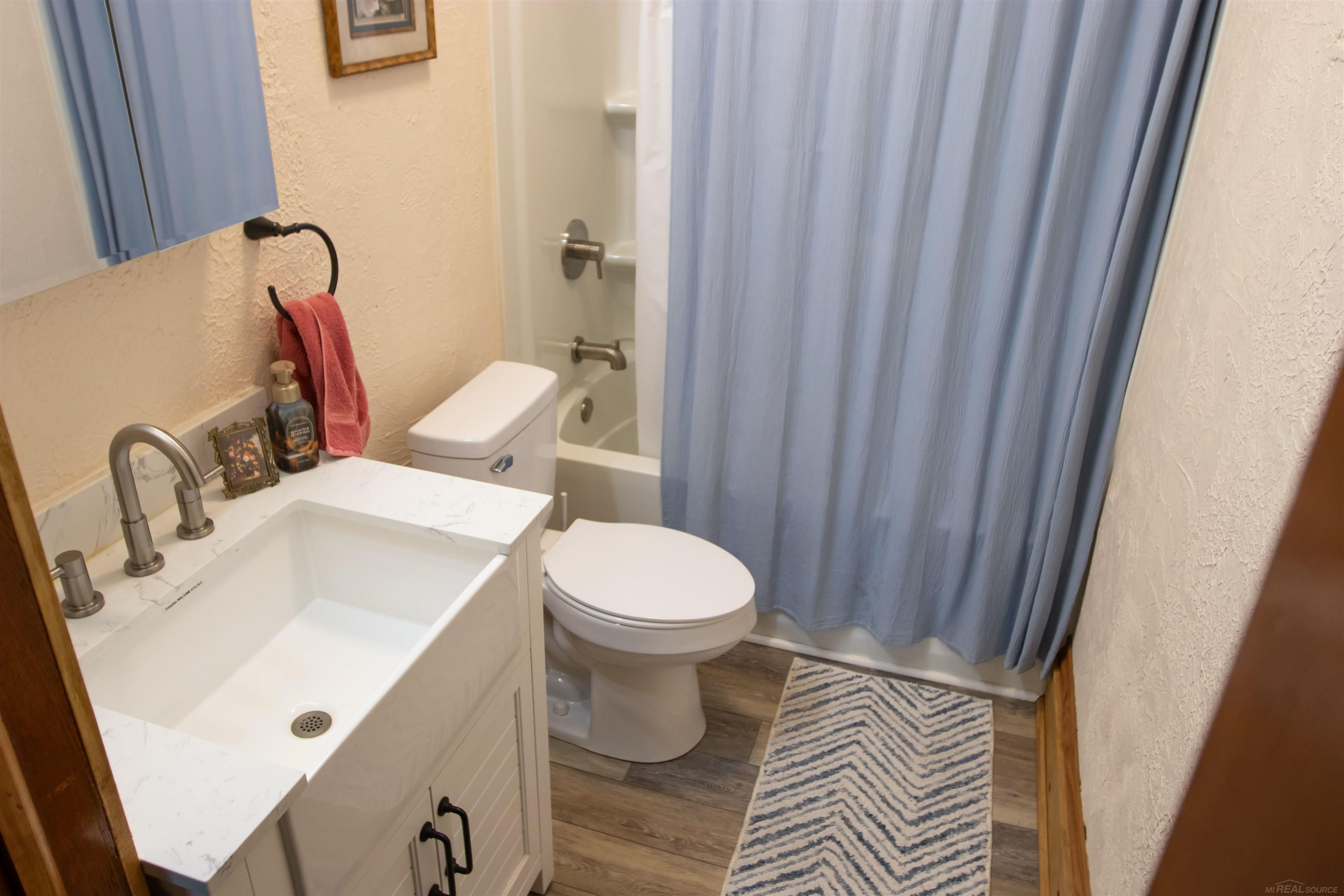205 S Dettman Road Property Photo 15