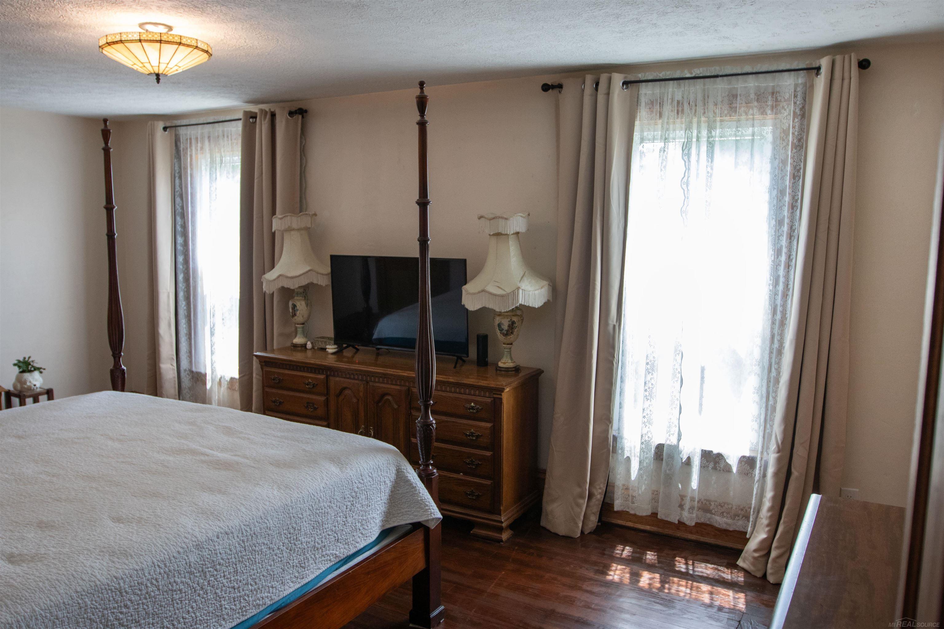 205 S Dettman Road Property Photo 21
