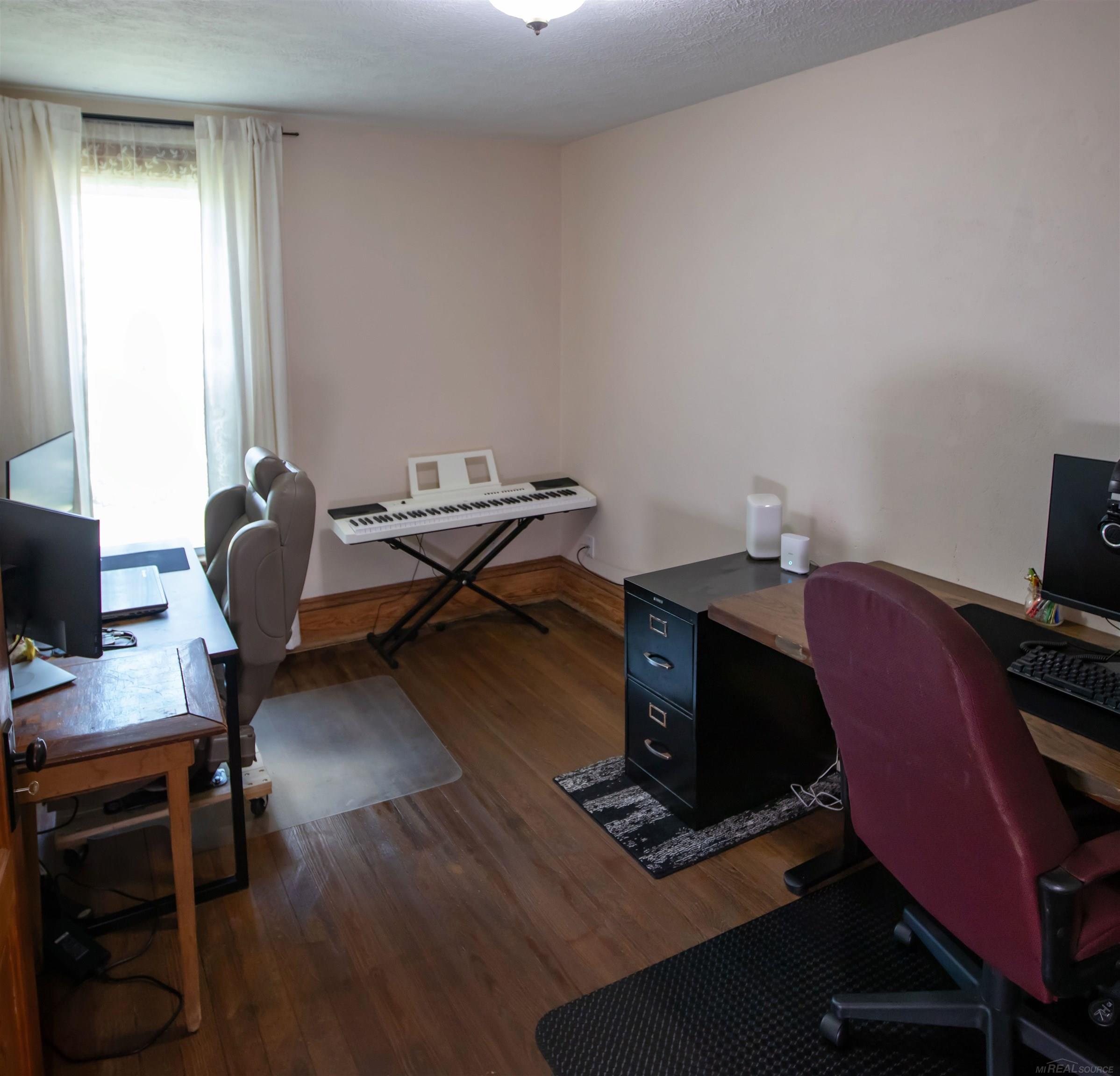 205 S Dettman Road Property Photo 24