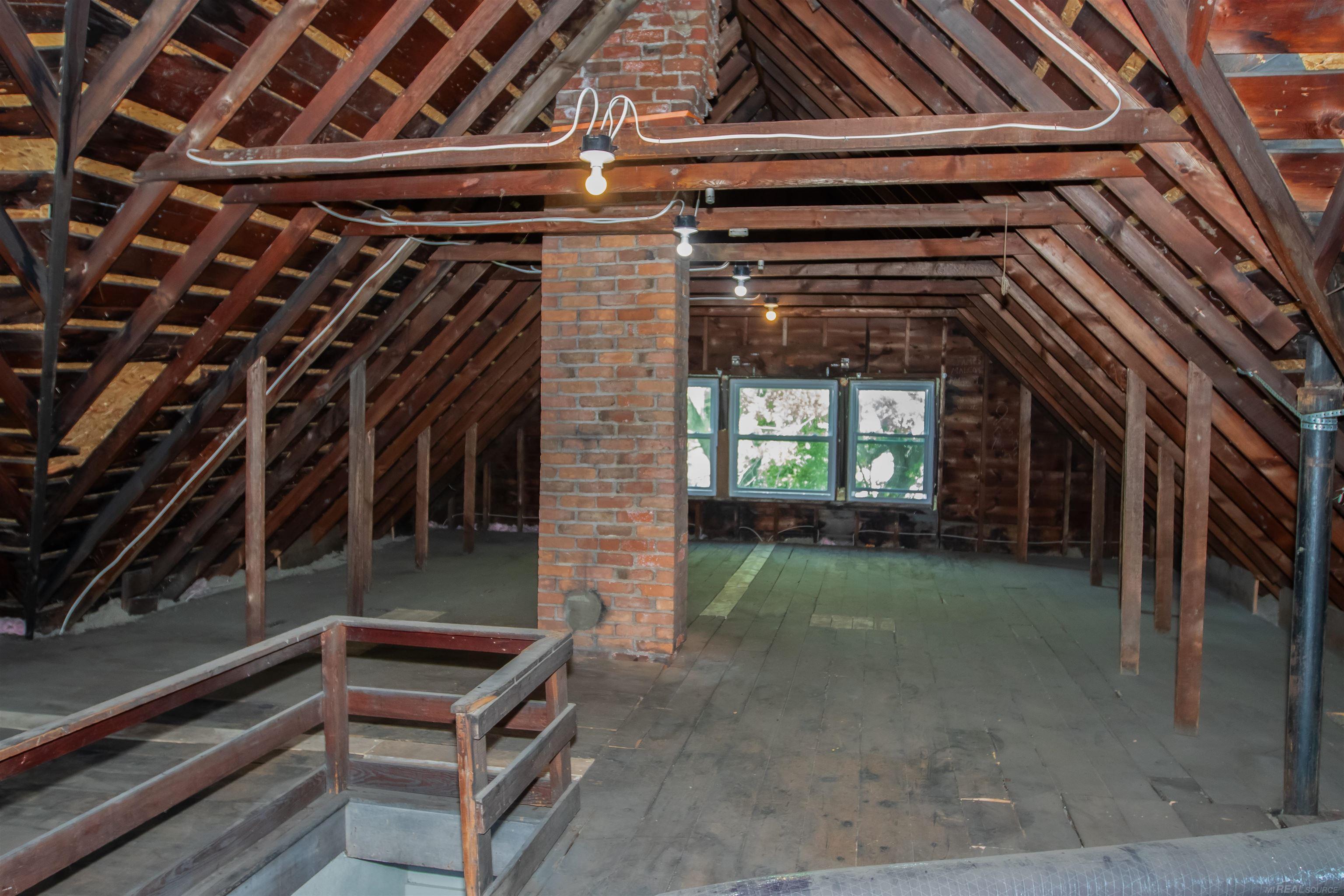 205 S Dettman Road Property Photo 25