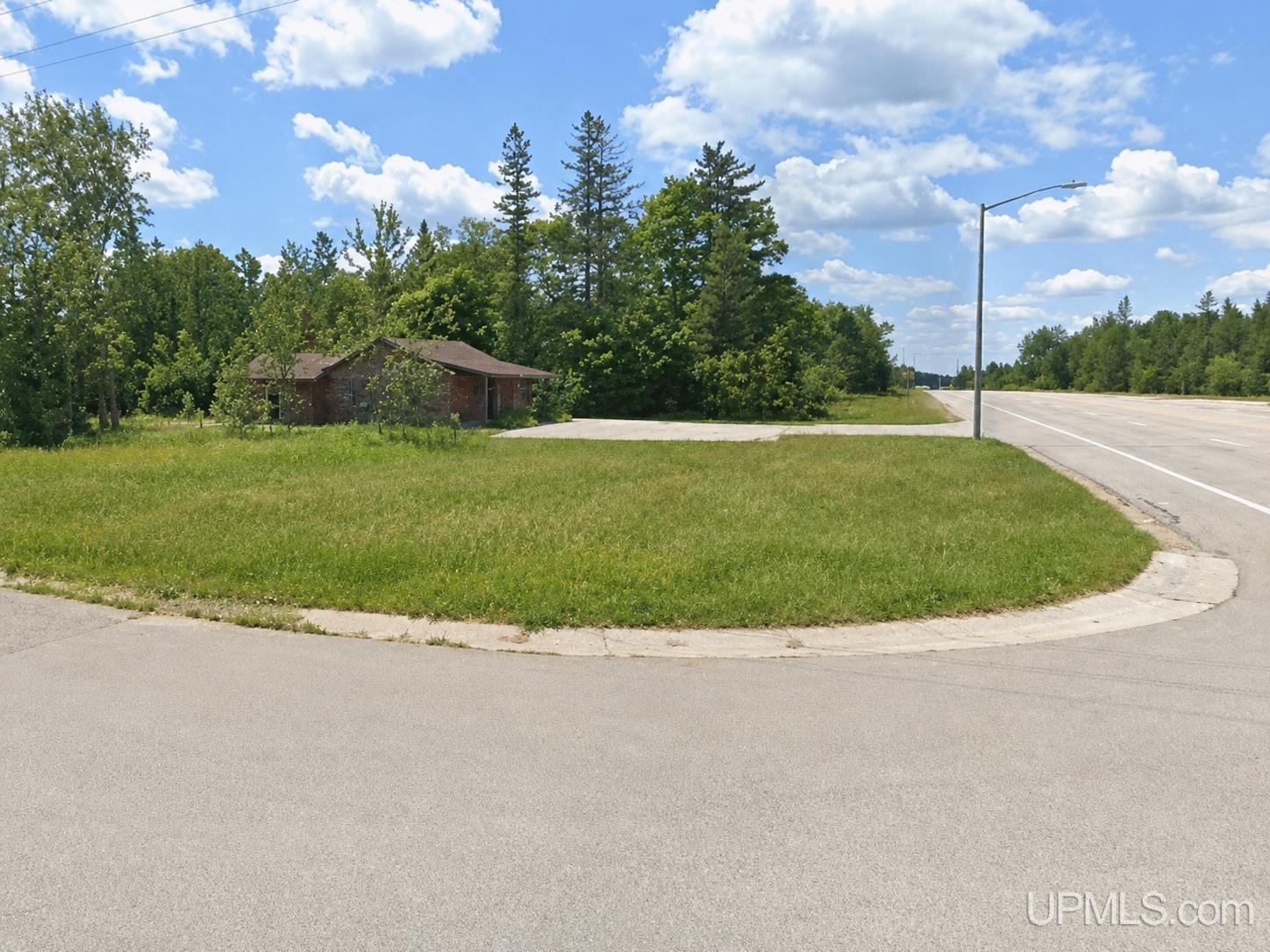 6128 N Arbor Avenue Property Photo 1