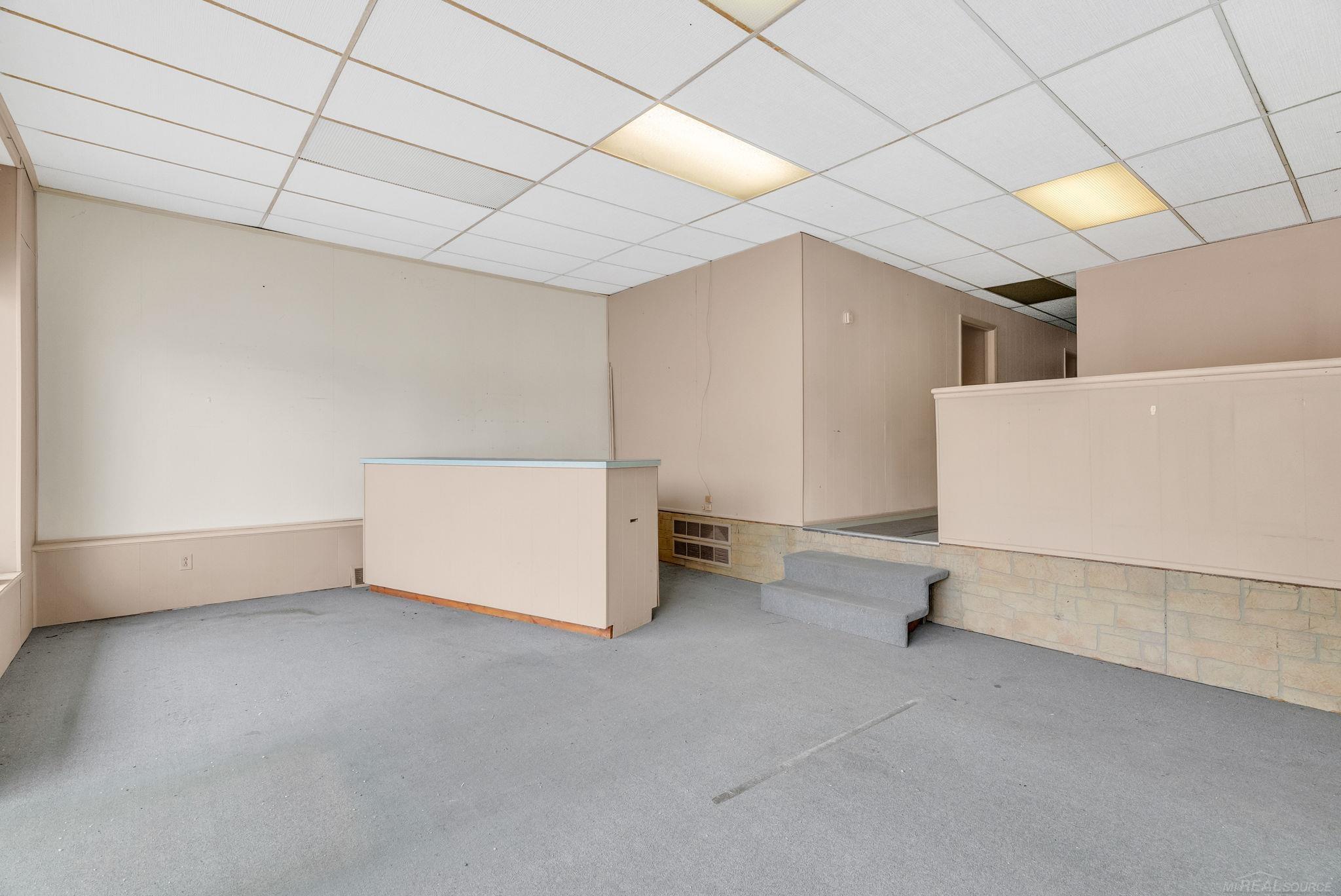 33 N Howard Street Property Photo 15