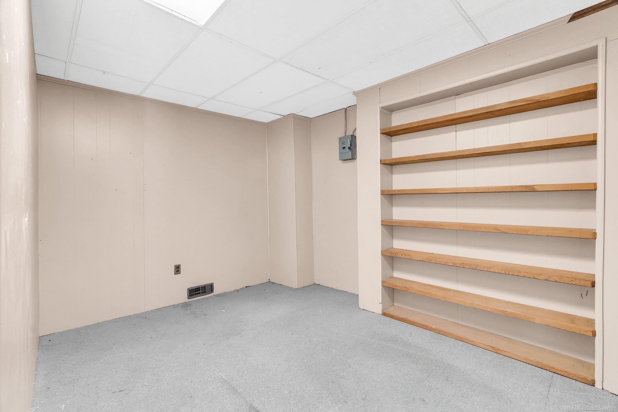33 N Howard Street Property Photo 21