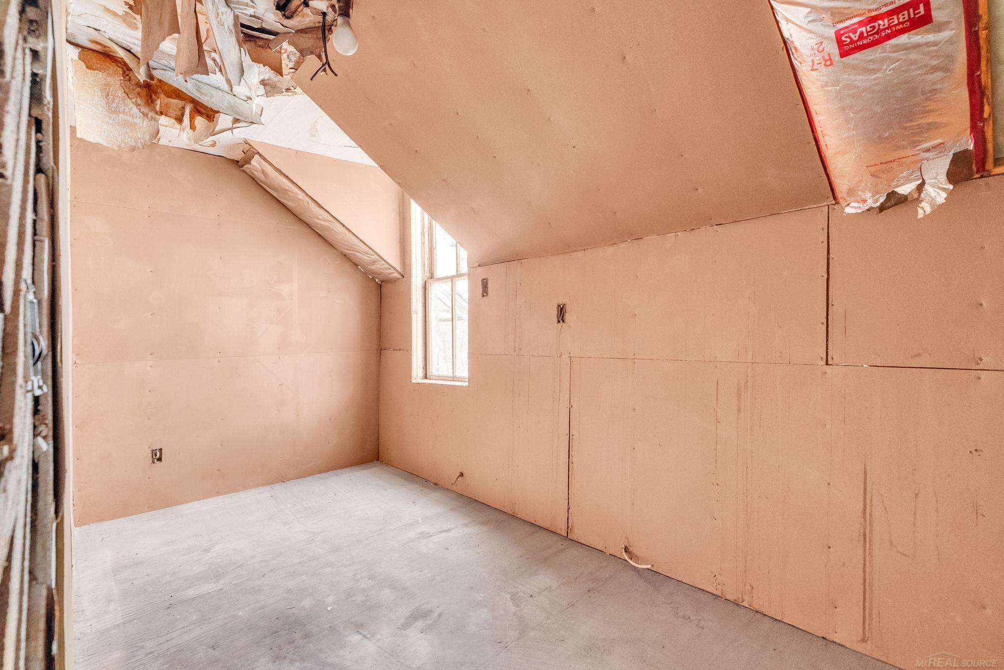 33 N Howard Street Property Photo 41