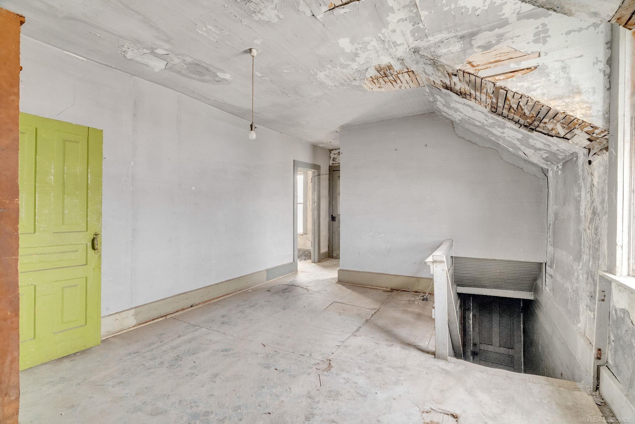 33 N Howard Street Property Photo 48