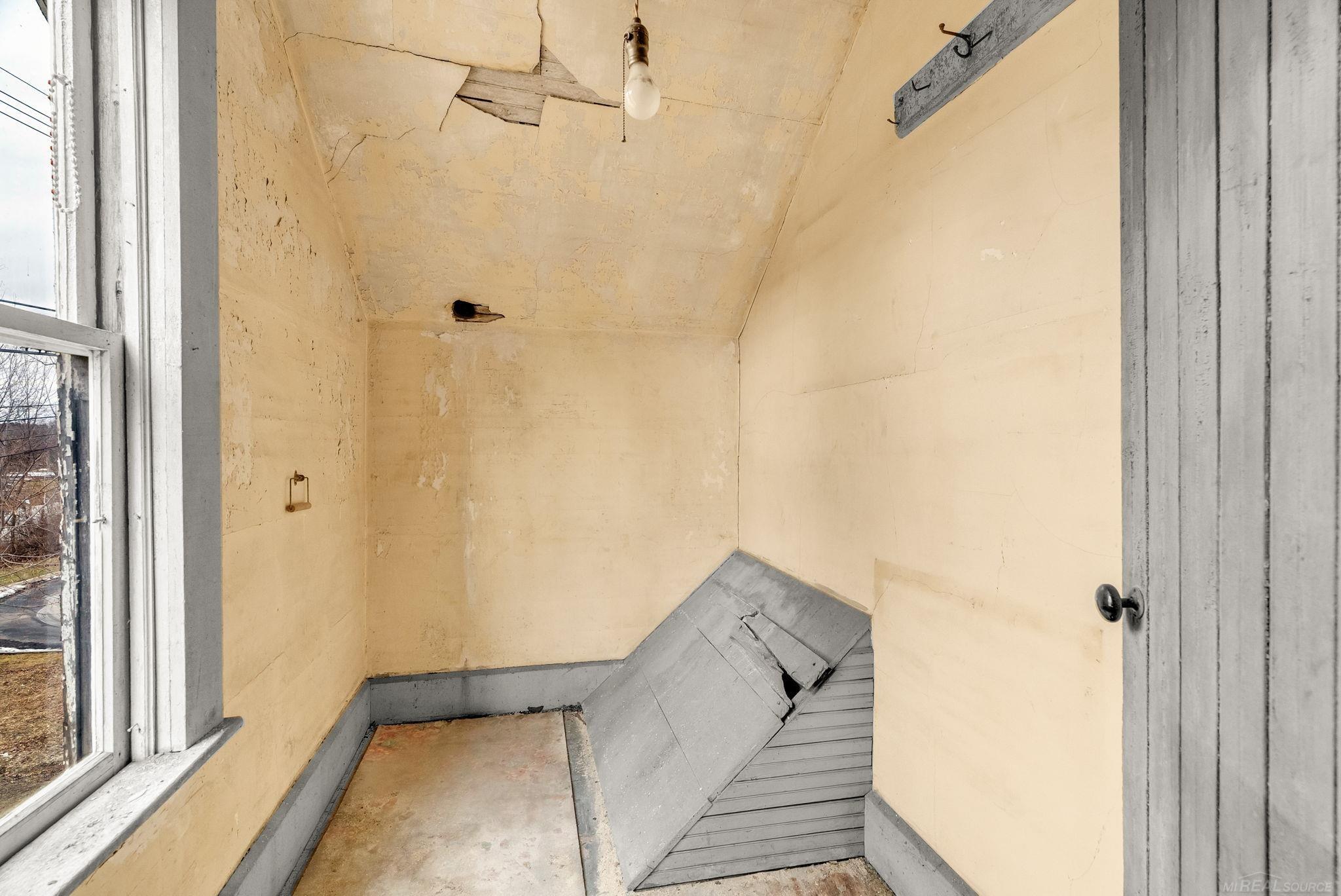 33 N Howard Street Property Photo 52