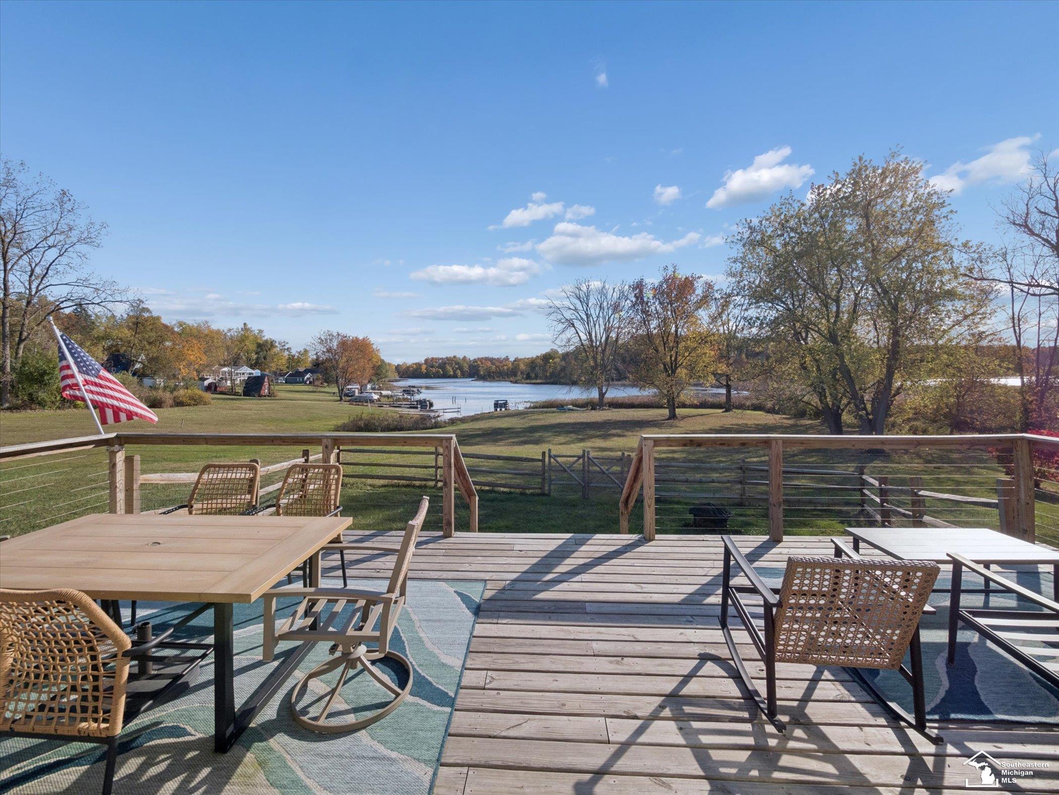 7302 N Lakeview Drive Property Photo 4