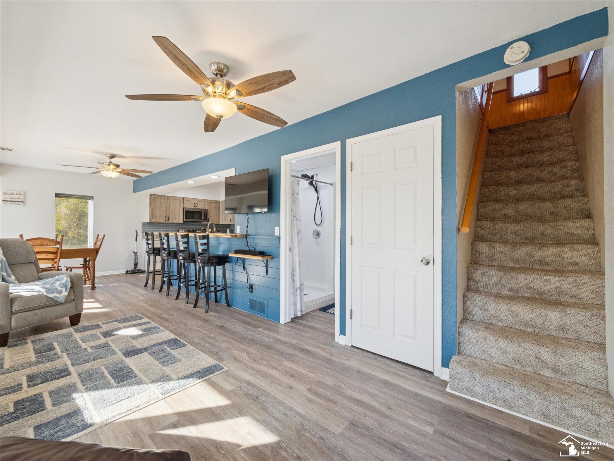 7302 N Lakeview Drive Property Photo 10