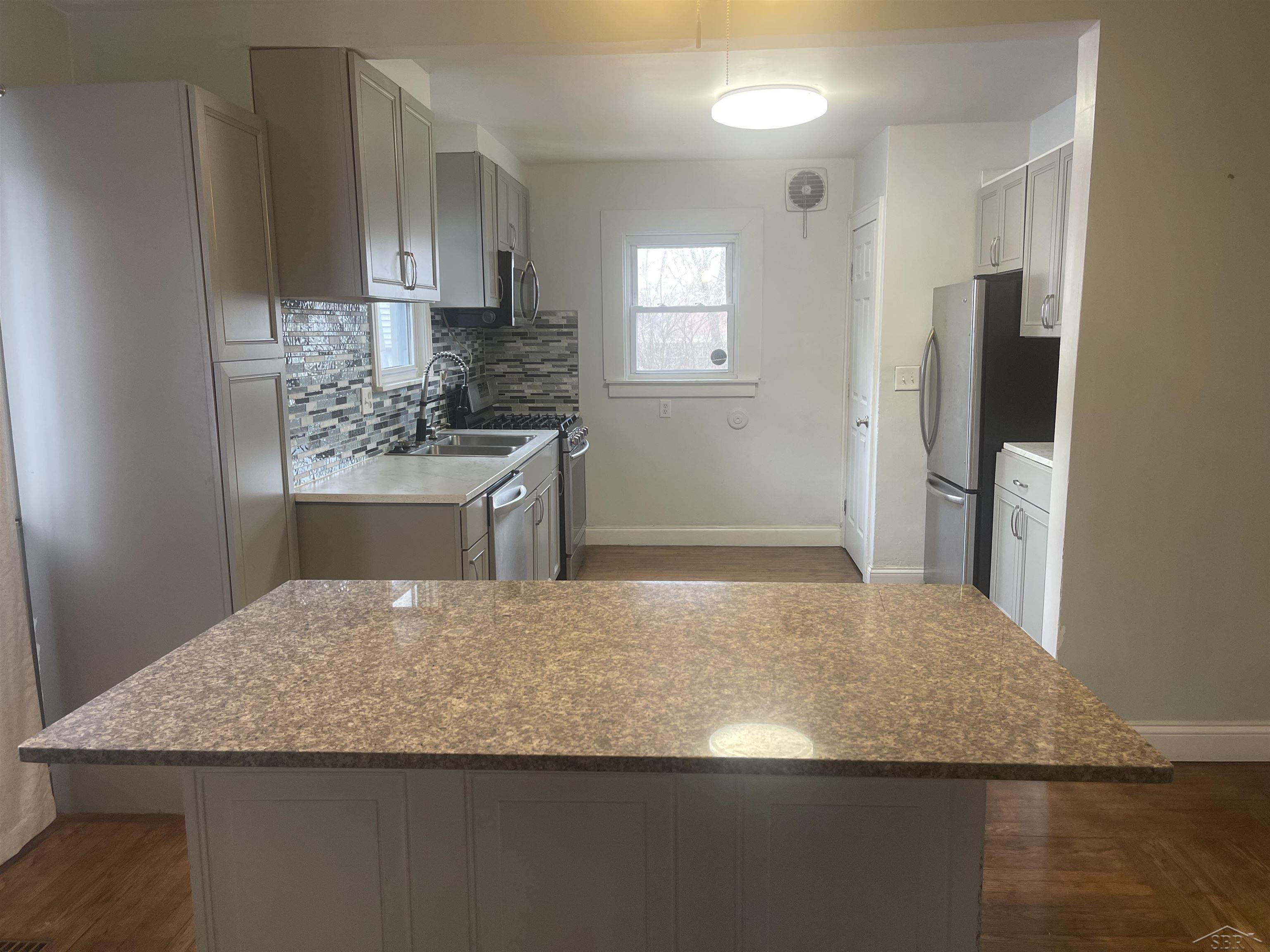 2129 N Clinton Road Property Photo 2