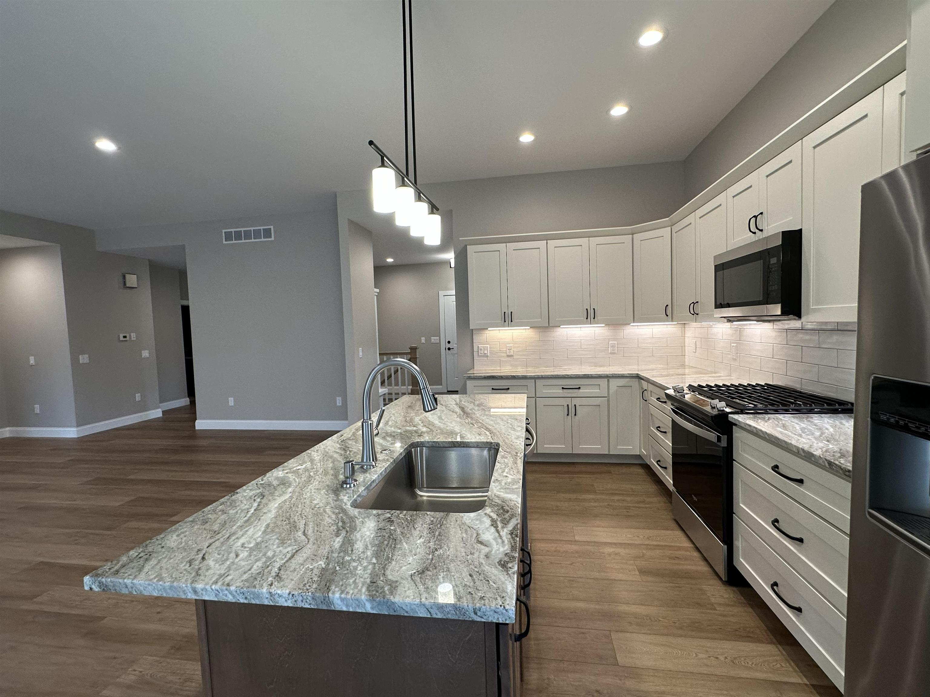 5541 Forestridge Way Property Photo 6