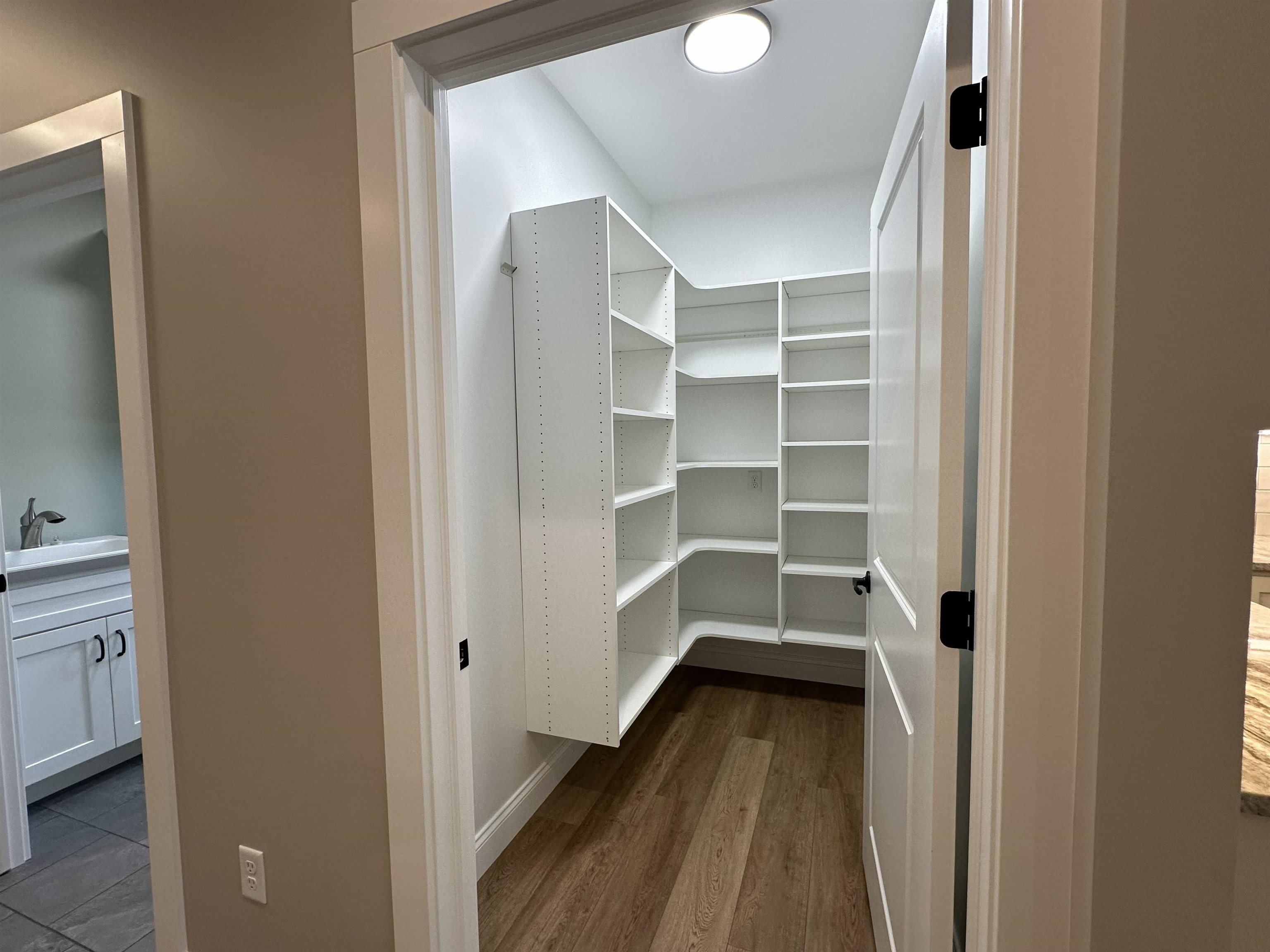 5541 Forestridge Way Property Photo 8