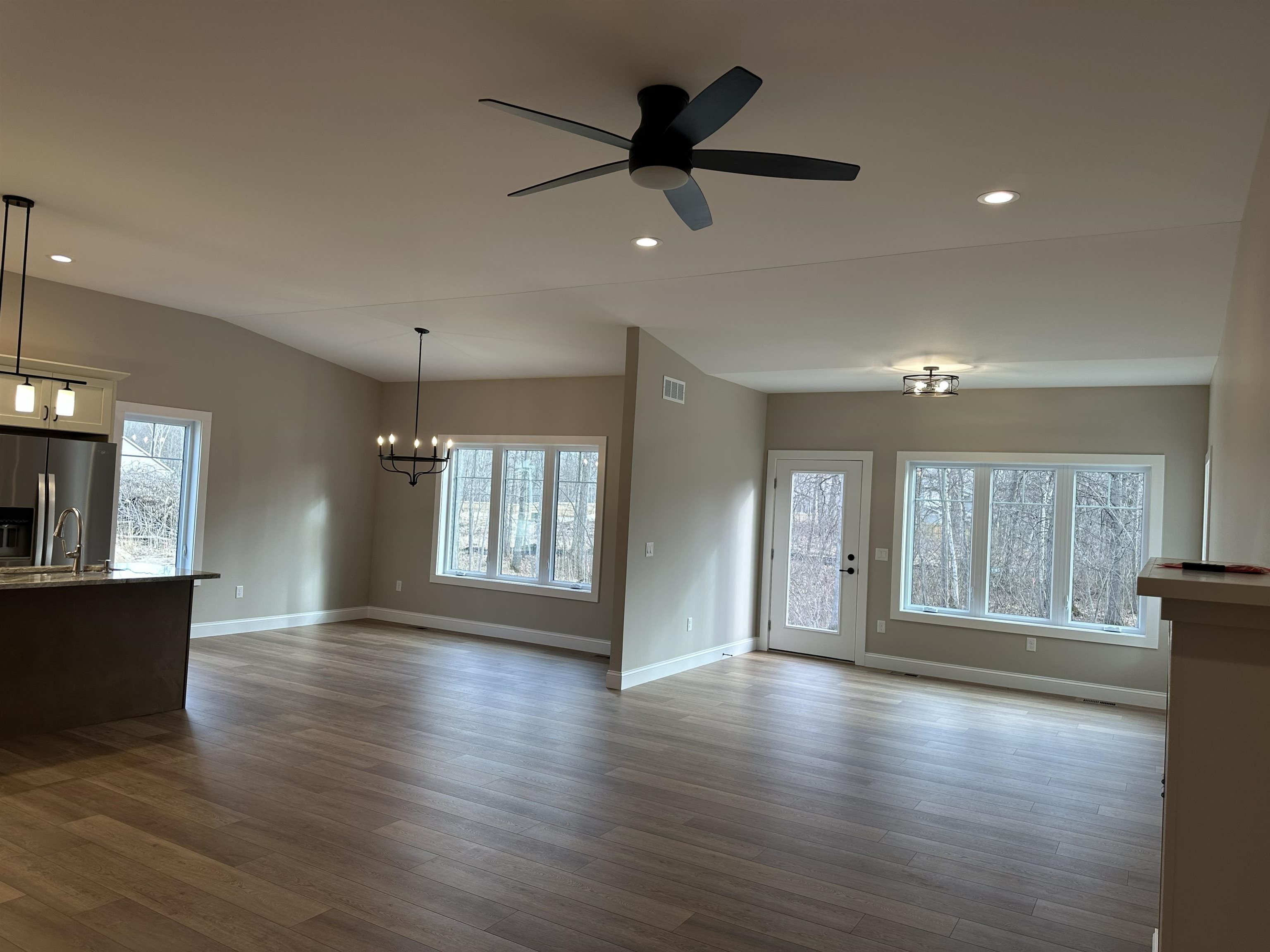 5541 Forestridge Way Property Photo 9