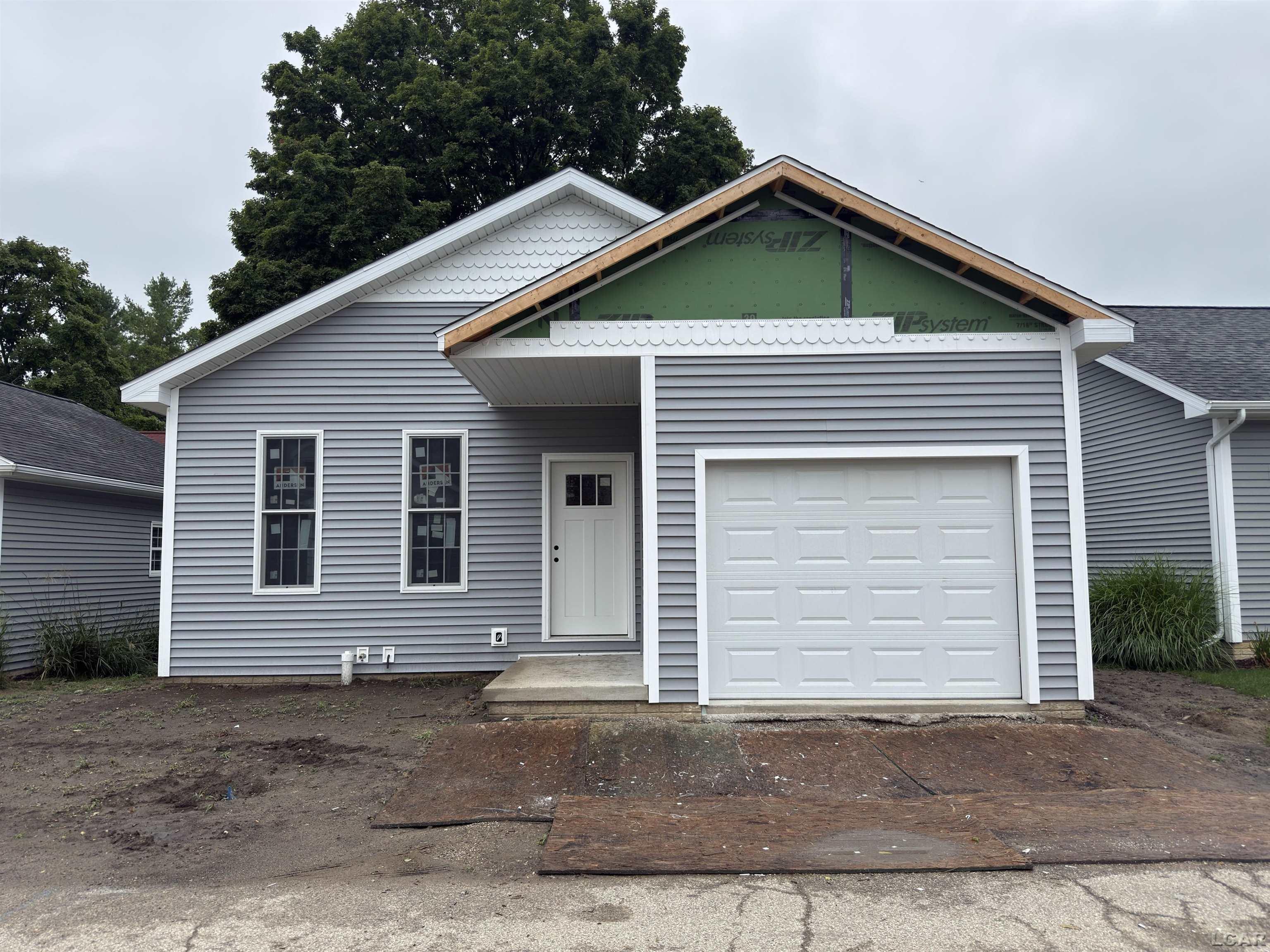 967a W Maumee Street Property Photo 1