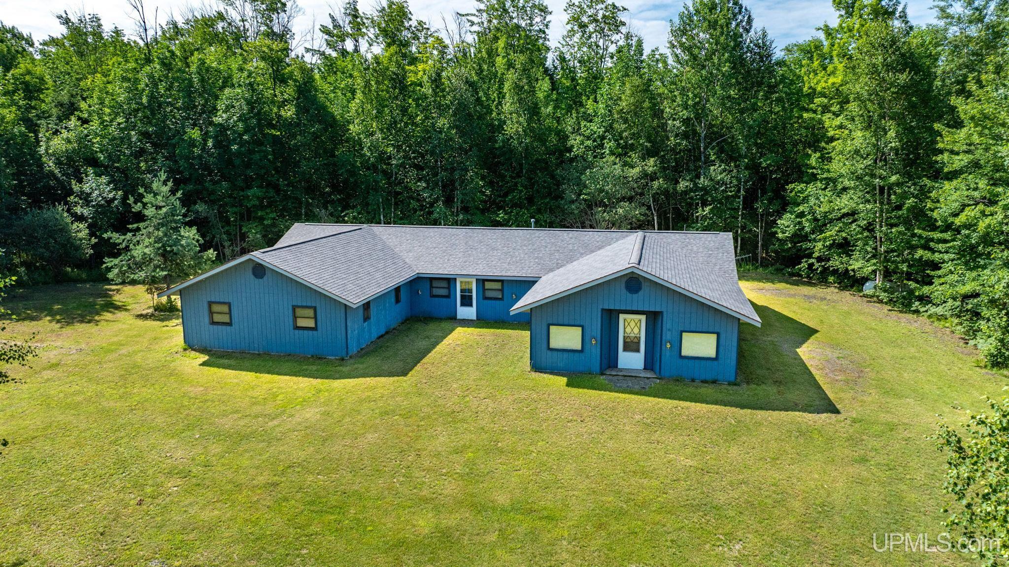 21522 Skanee Road Property Photo 4