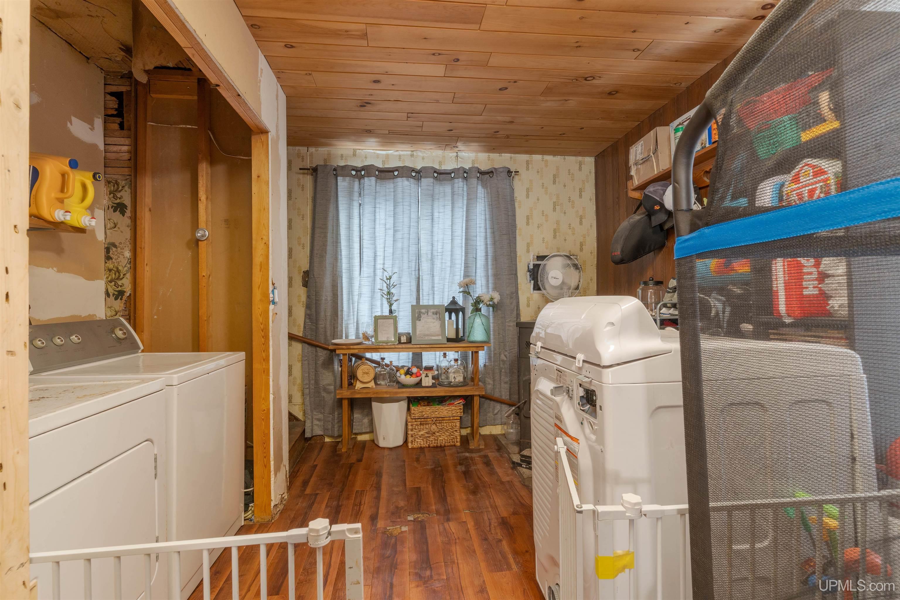 424 Diamond Street Property Photo 9