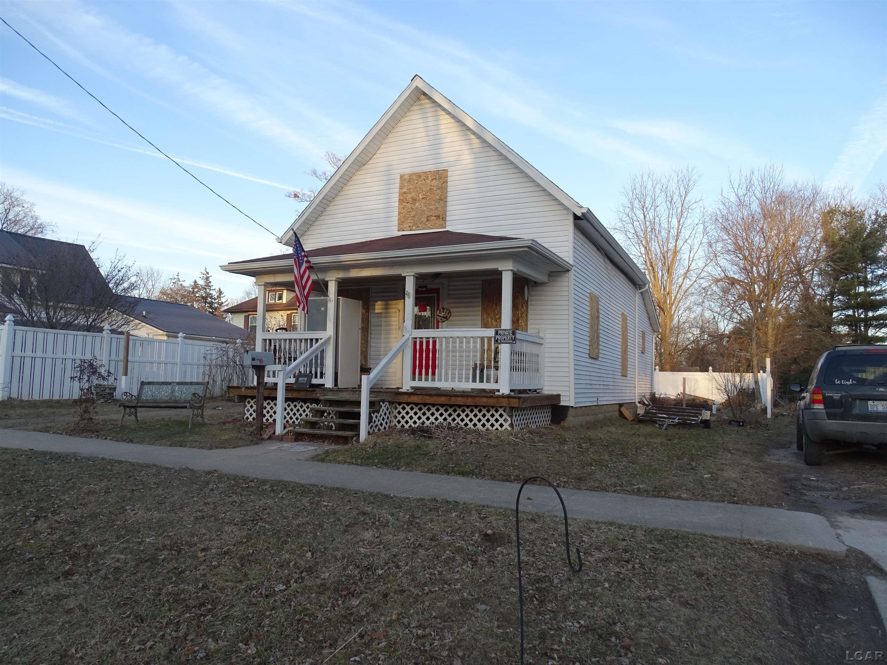 215 S Summit Street Property Photo 1
