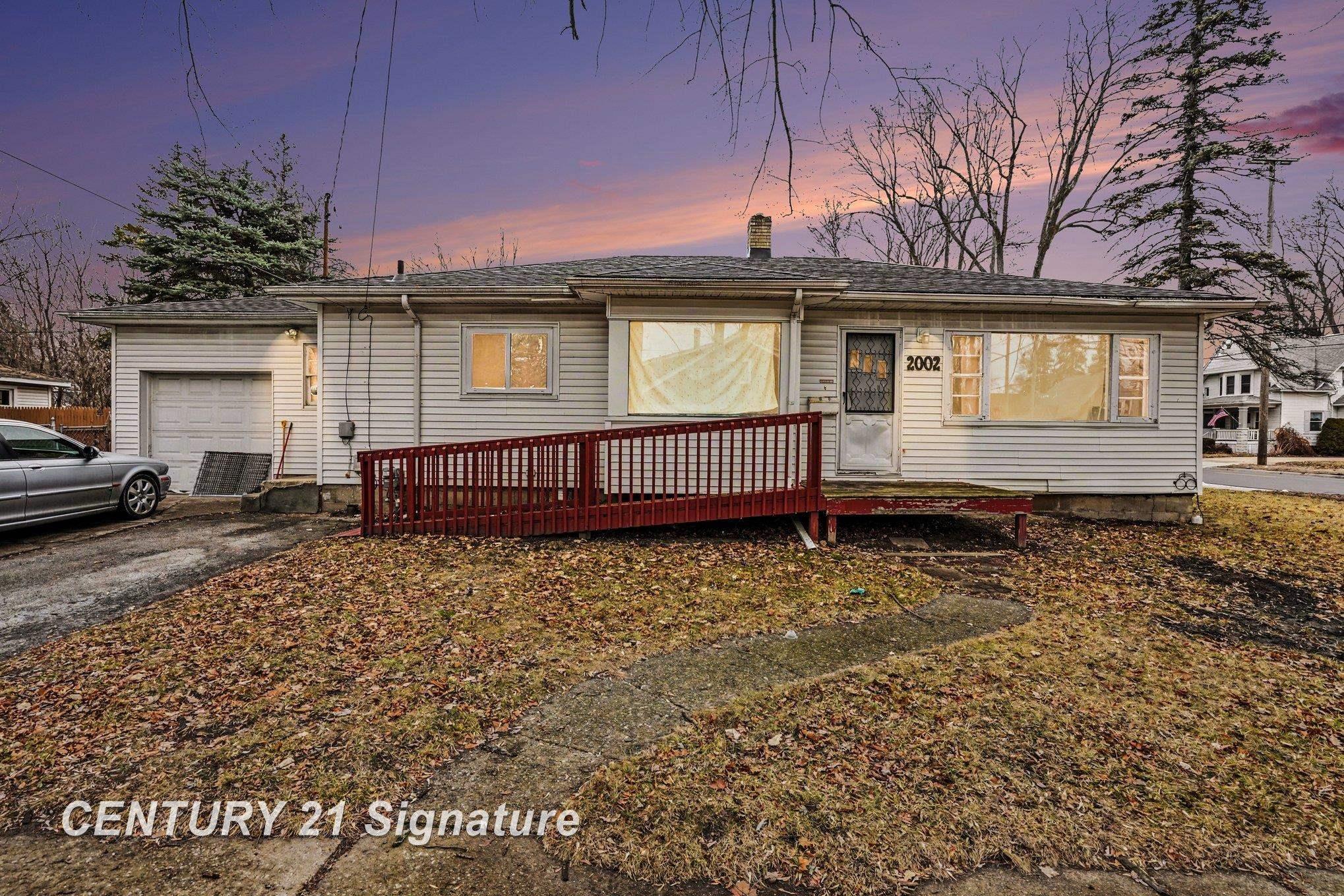 2002 Marquette Street Property Photo 1