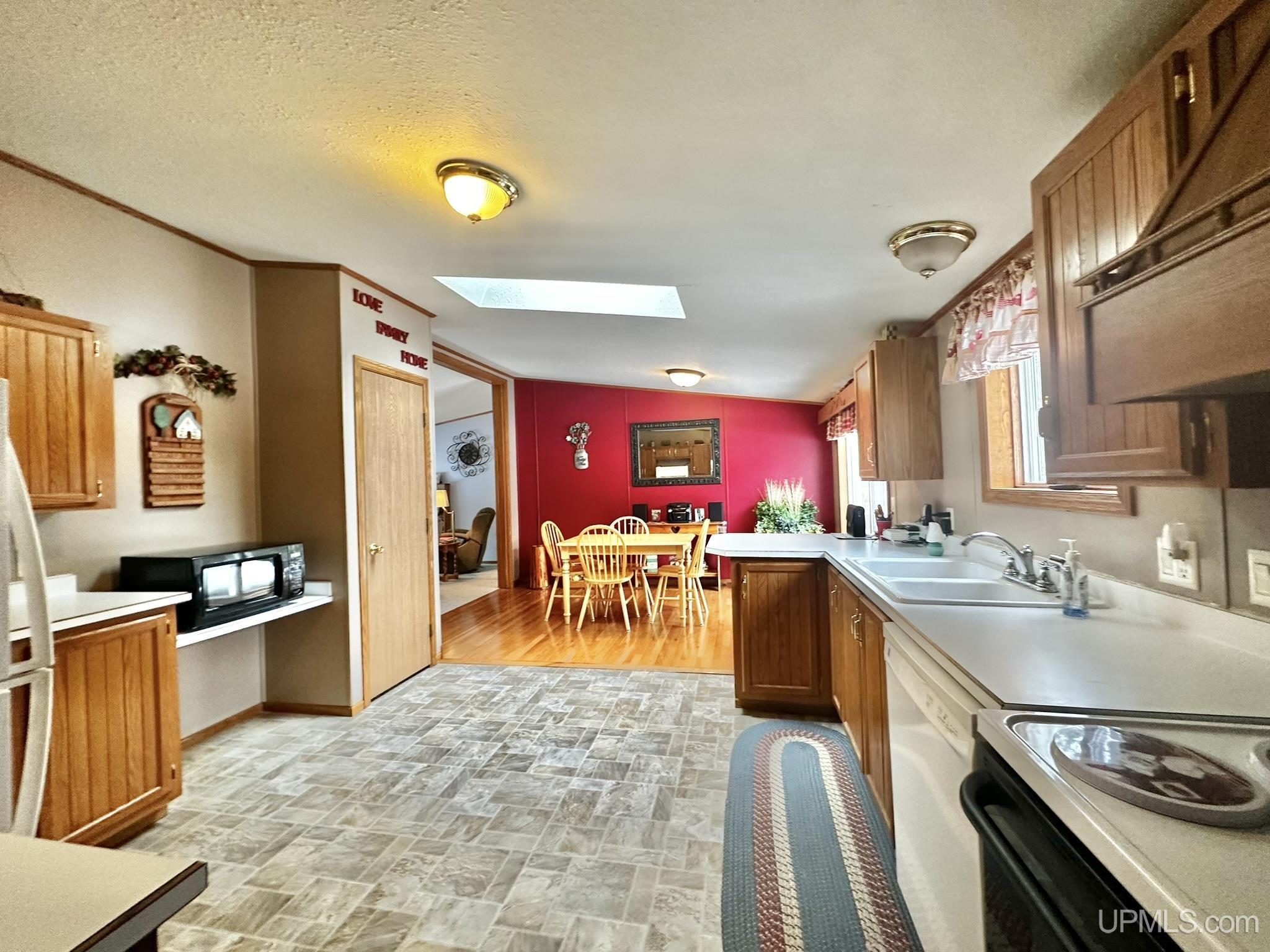 933 E Hoadley Street Property Photo 5