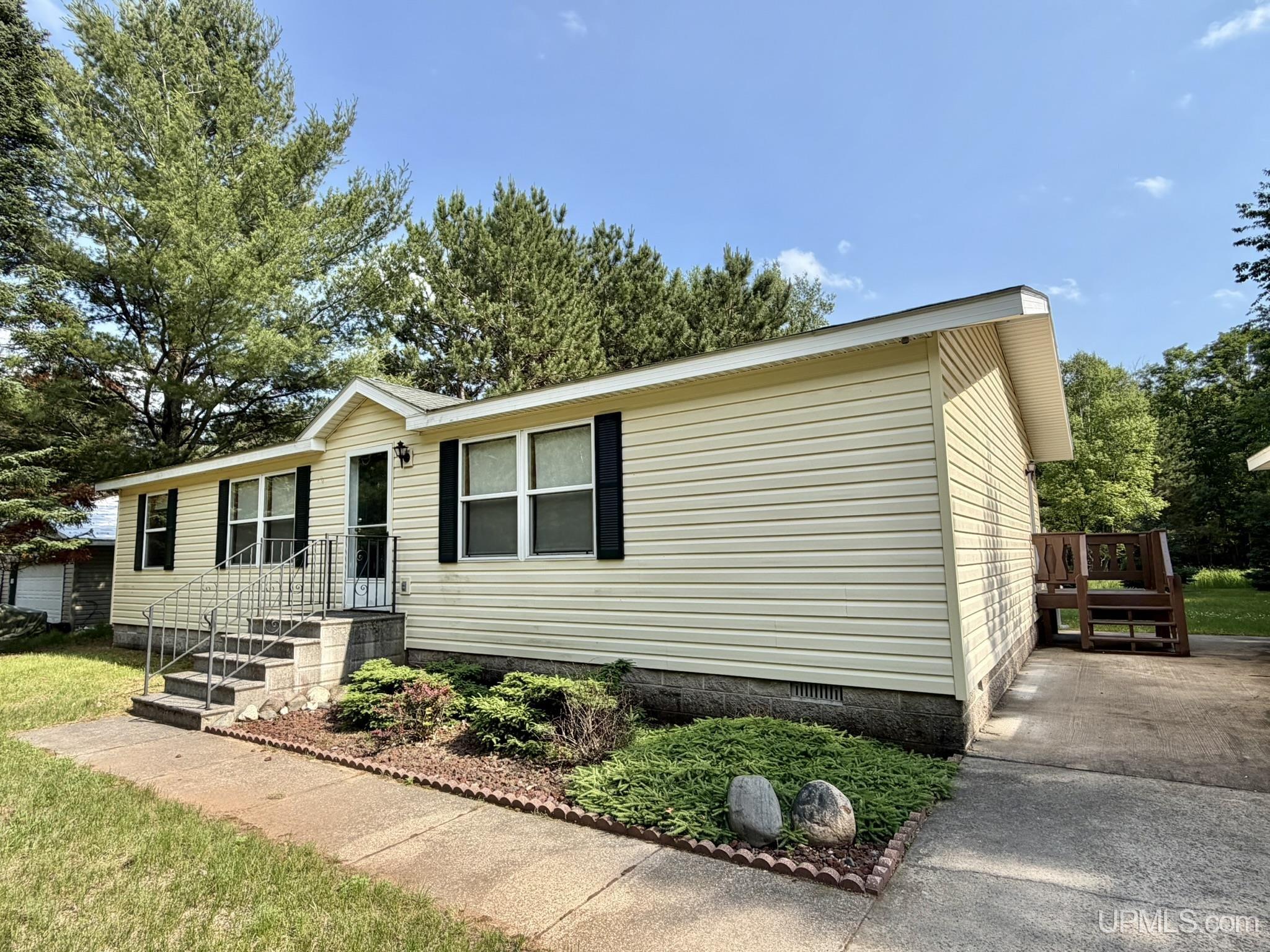 933 E Hoadley Street Property Photo 15