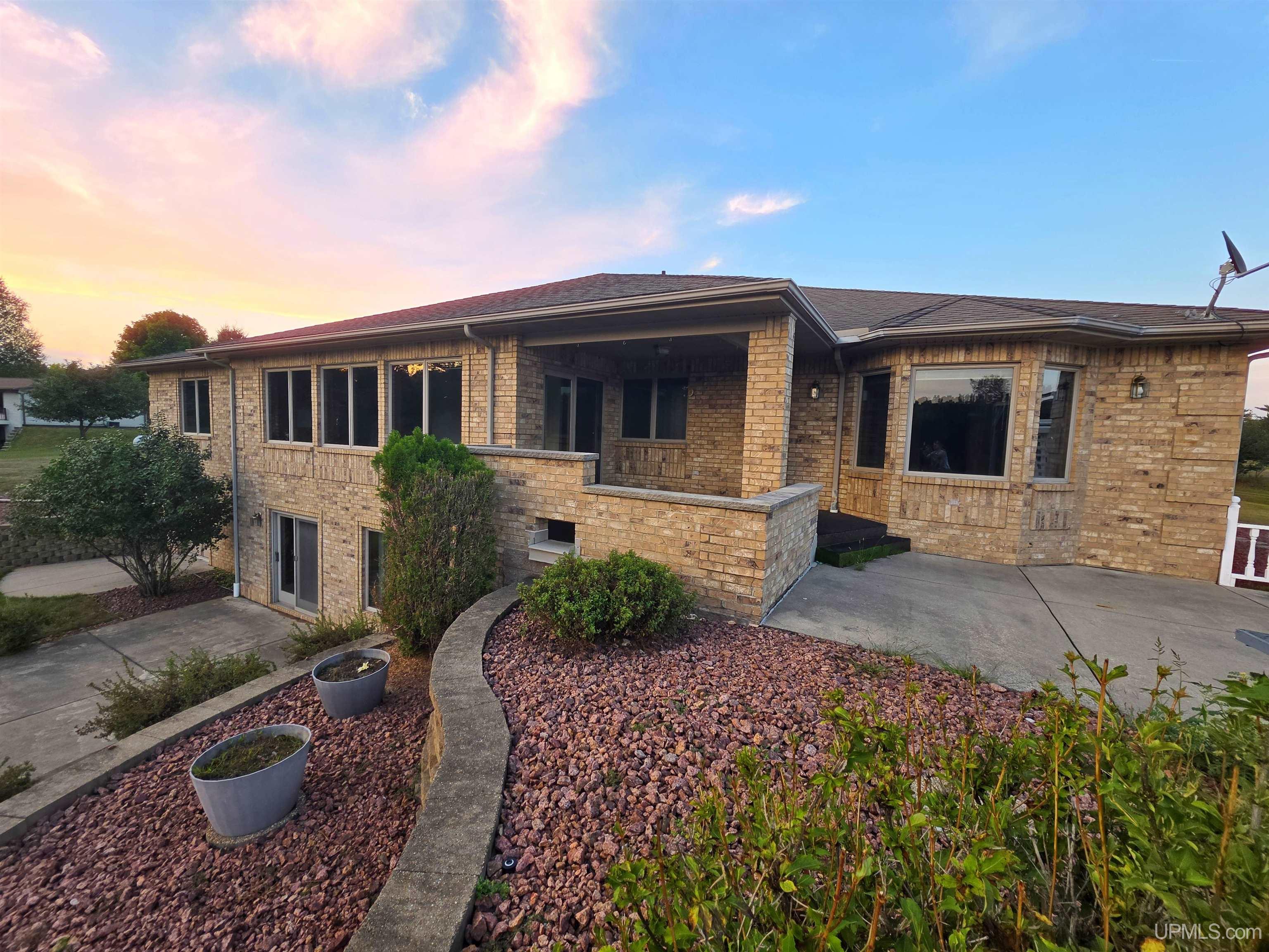 5723 W River Meadows Lane