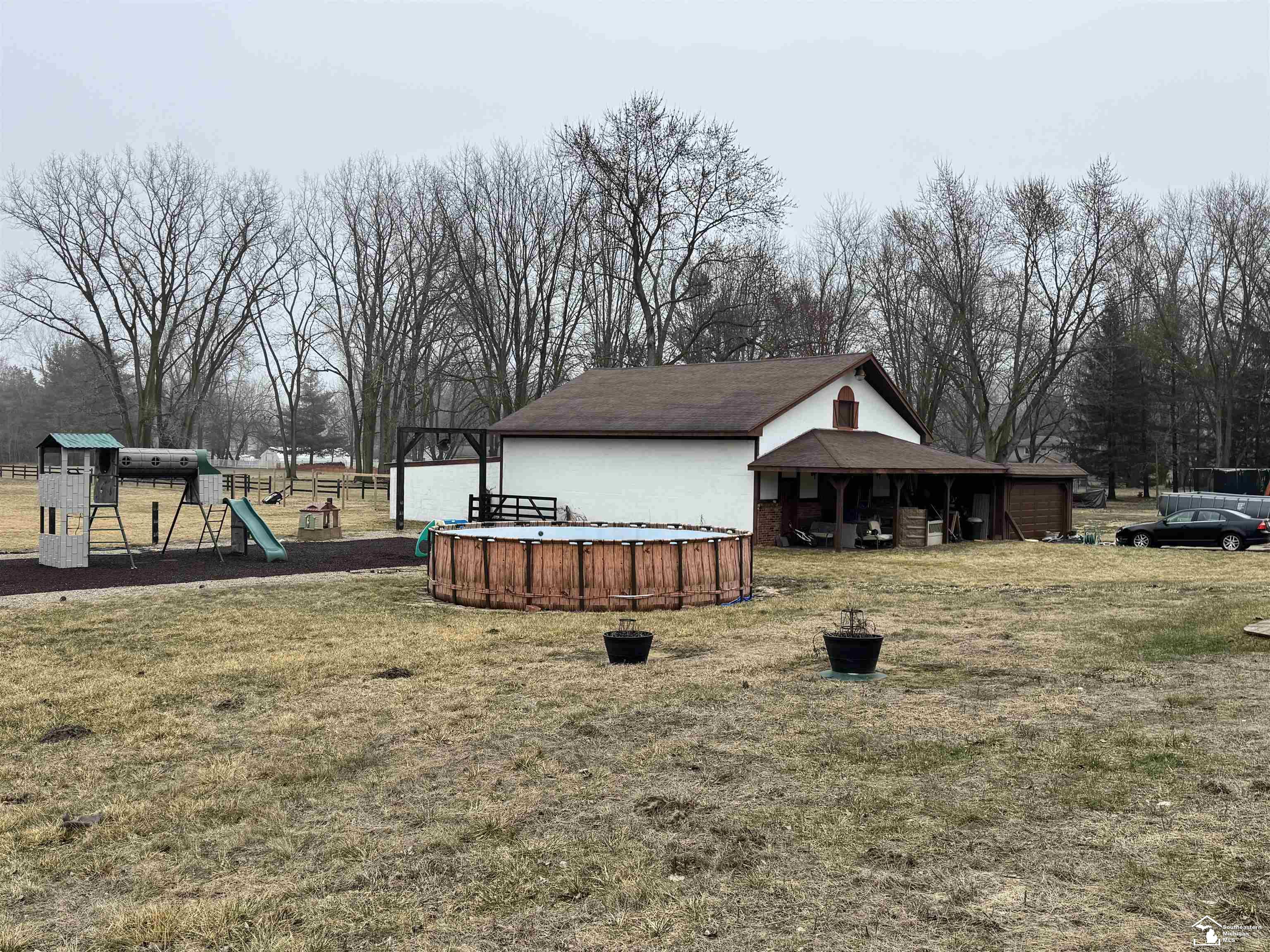 2612 Samaria Road Property Photo 4