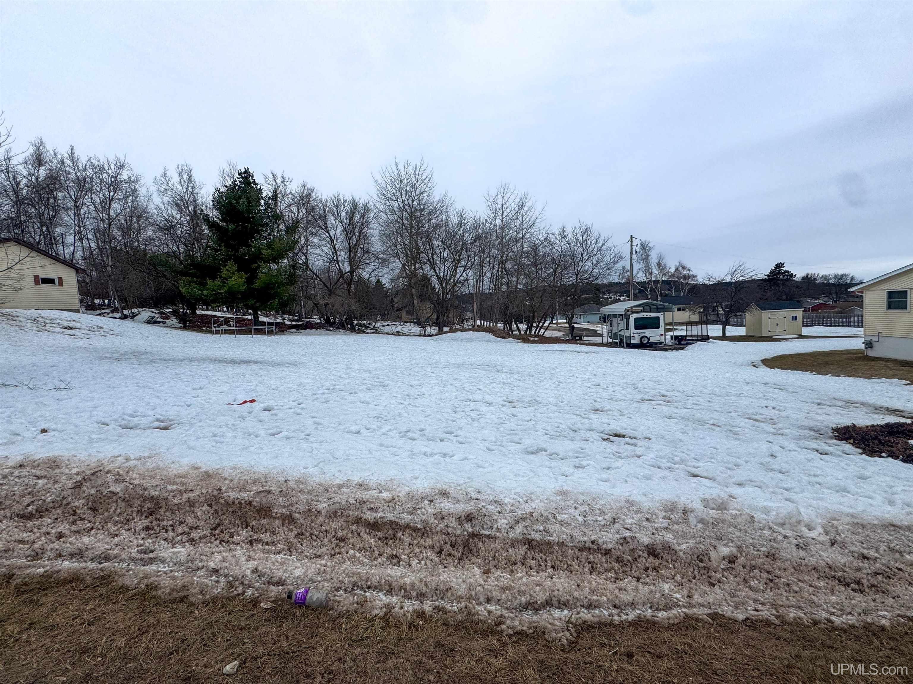 615 Kennedy Road Property Photo 1