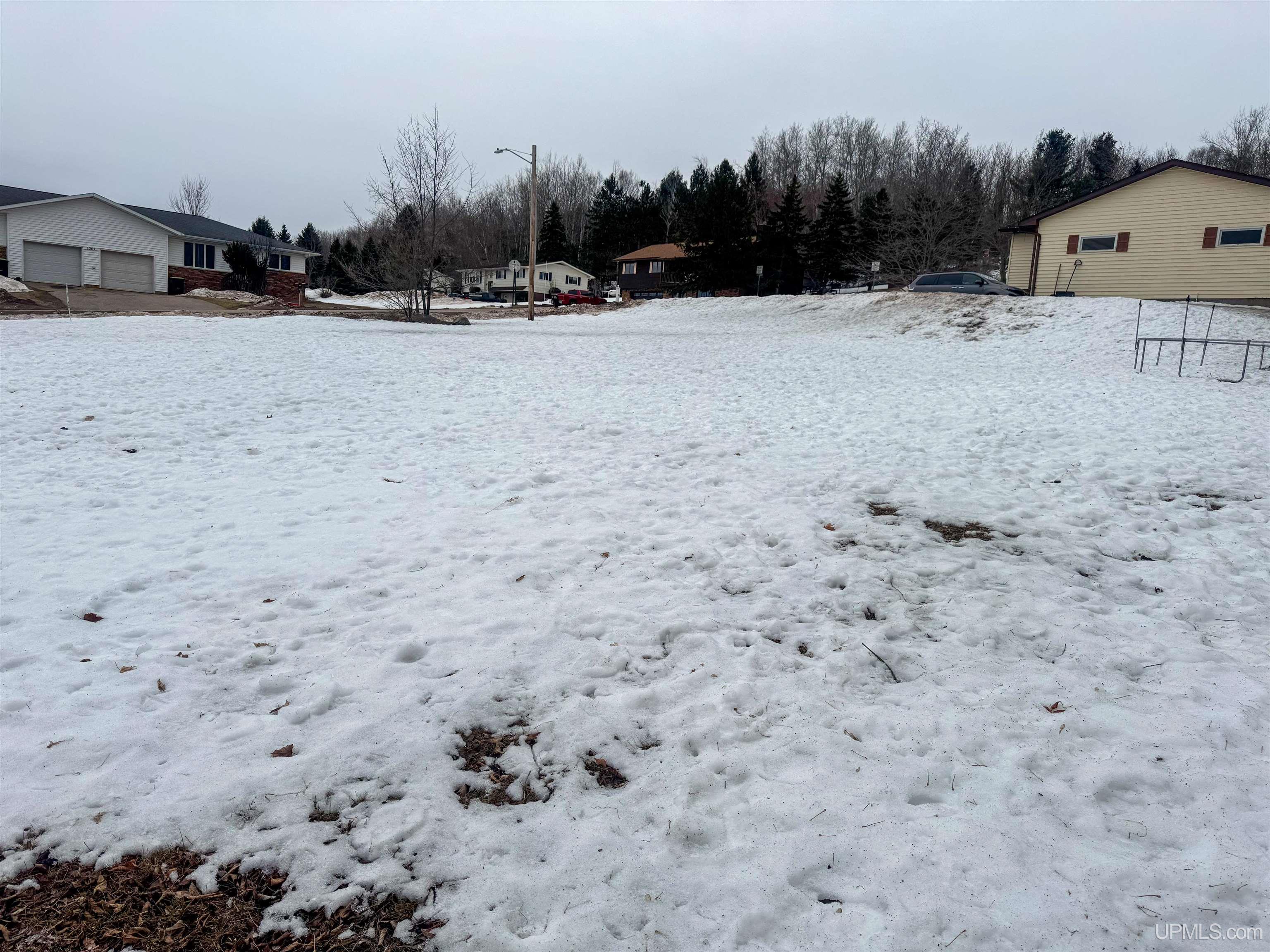 615 Kennedy Road Property Photo 2
