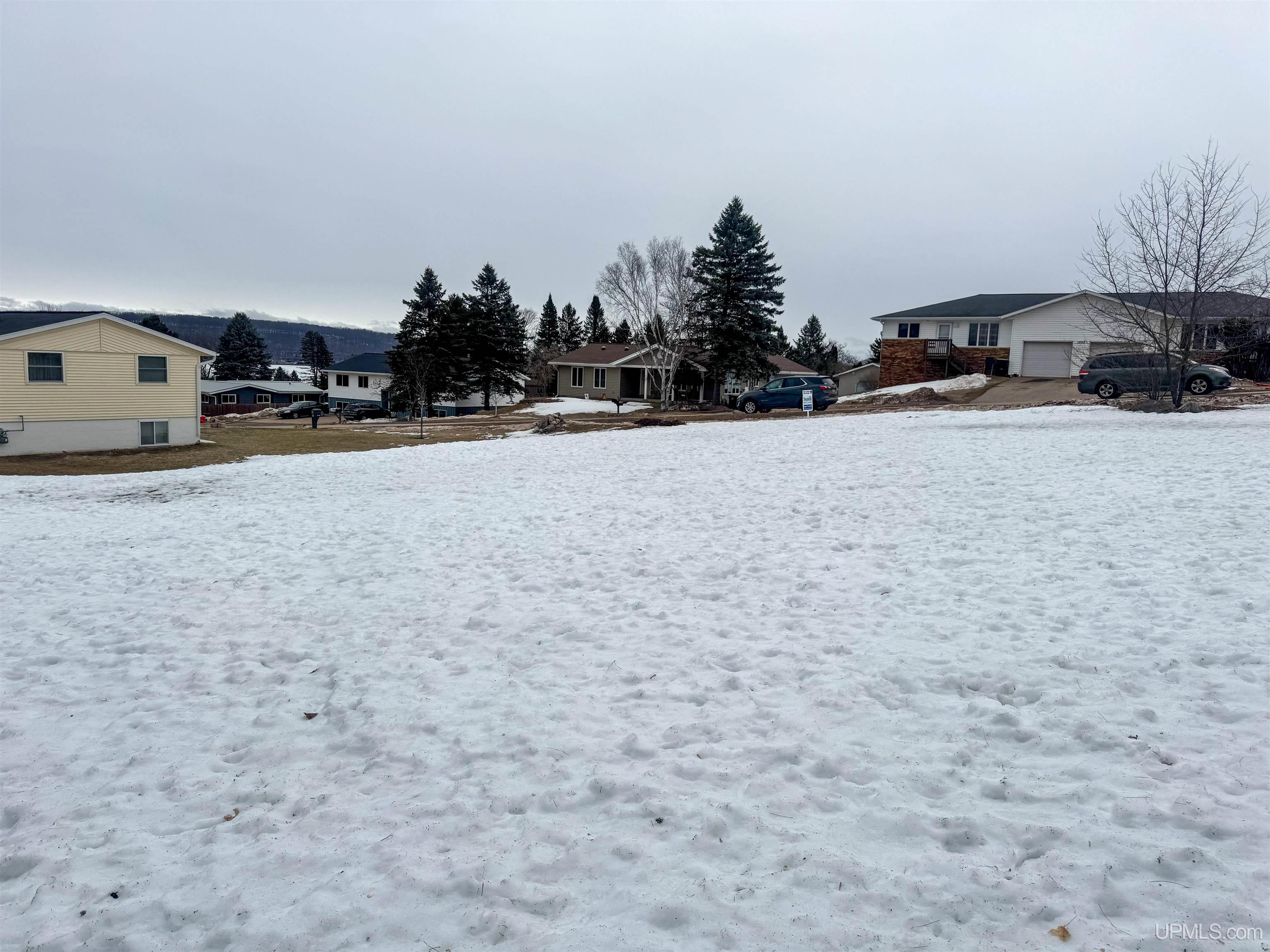 615 Kennedy Road Property Photo 3
