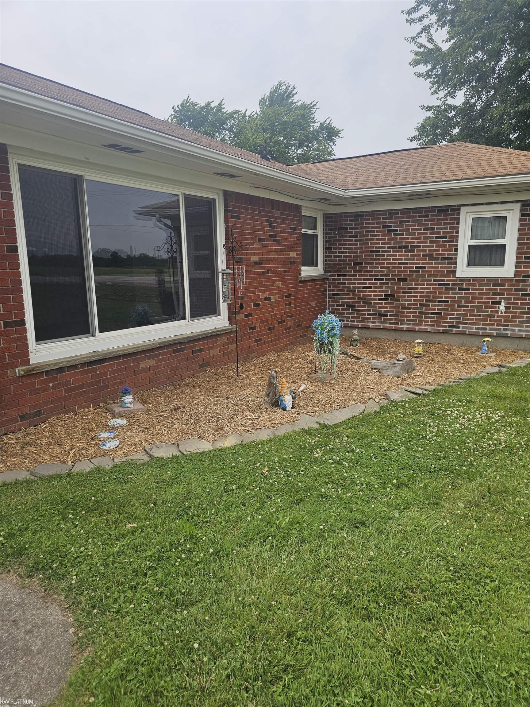 5882 King Road Property Photo 4
