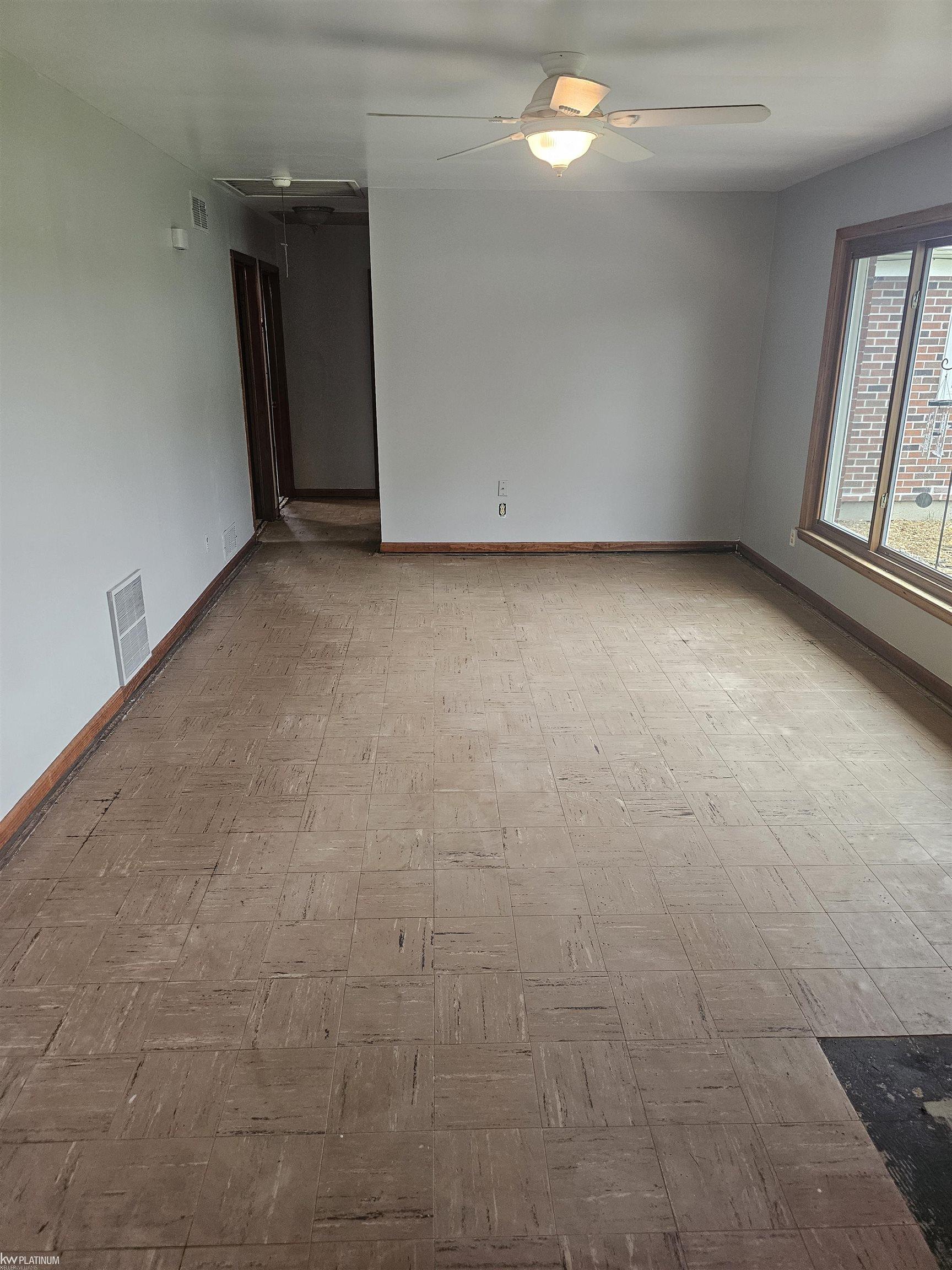 5882 King Road Property Photo 6