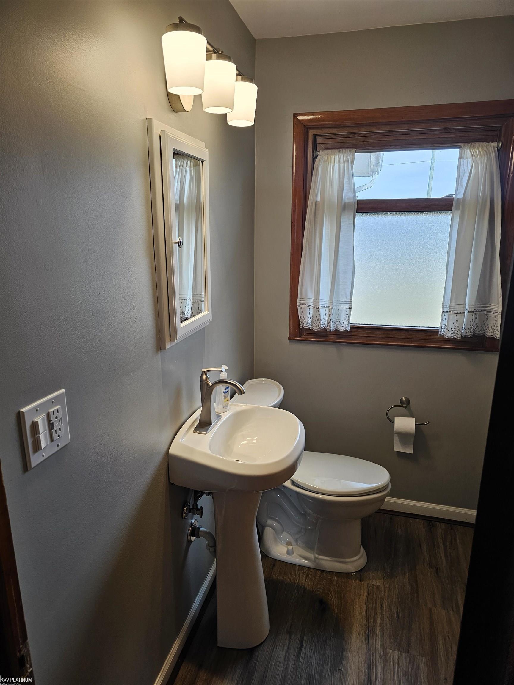 5882 King Road Property Photo 16