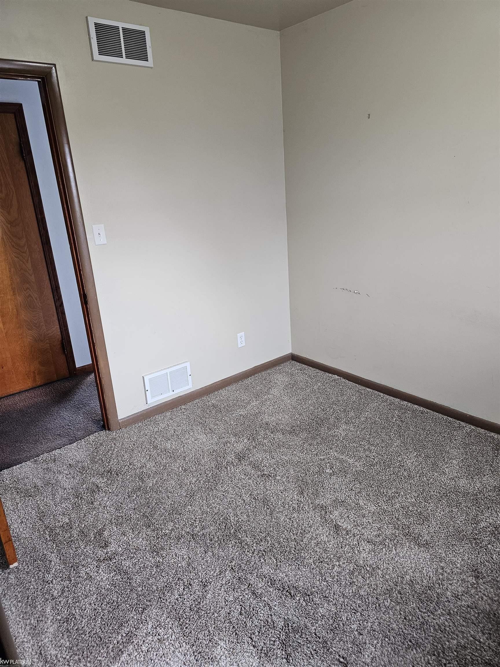 5882 King Road Property Photo 19