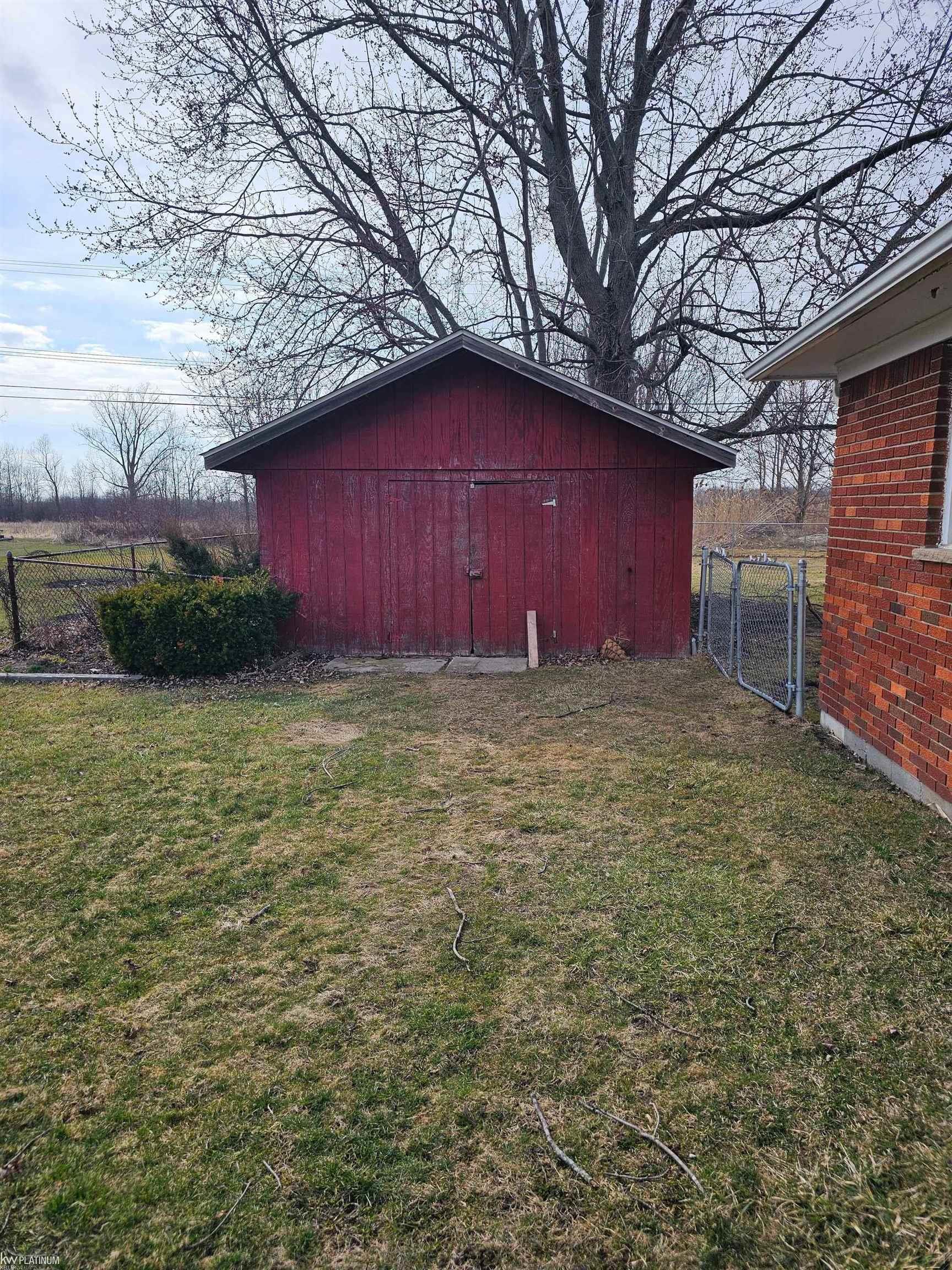 5882 King Road Property Photo 24