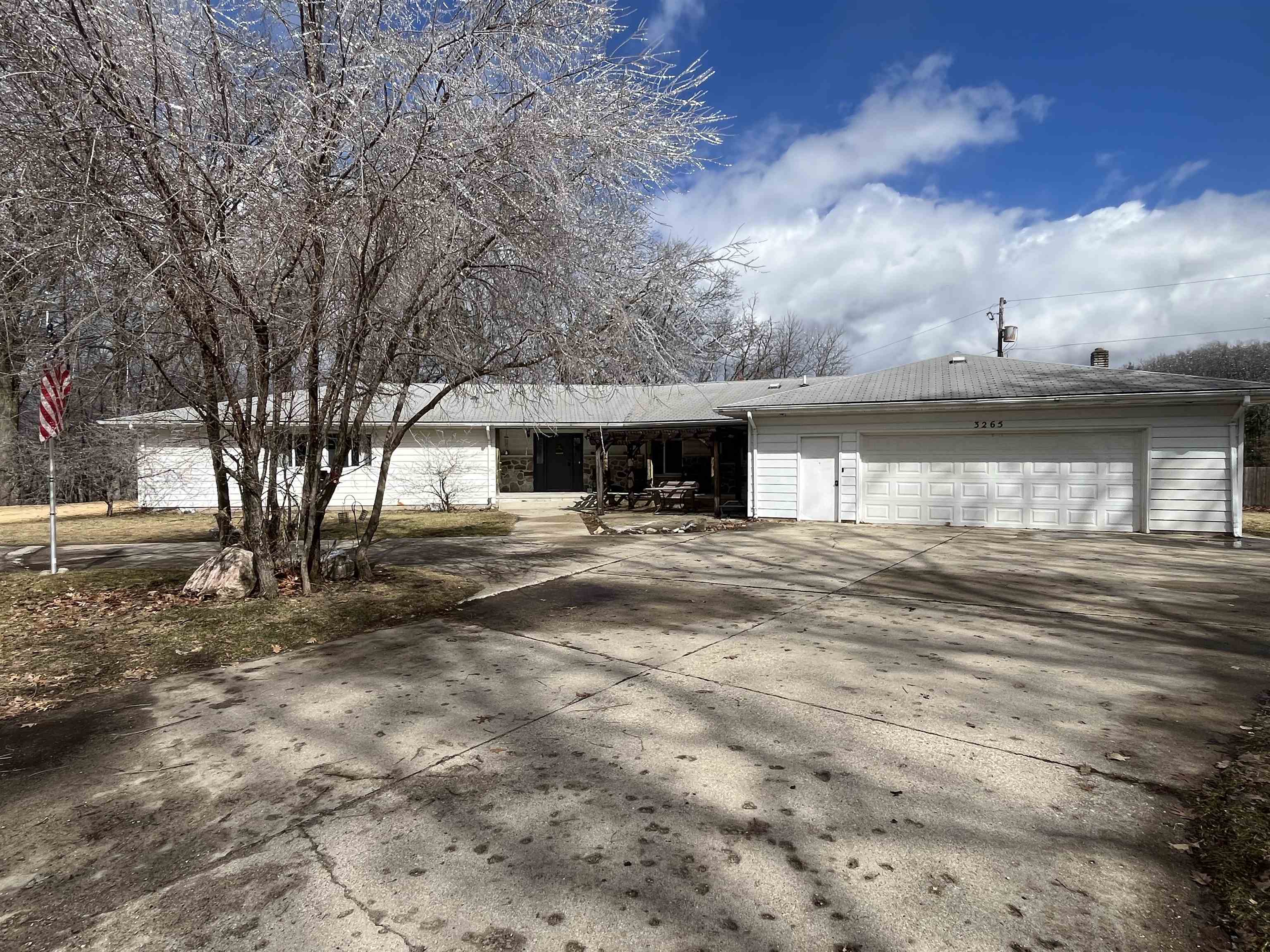 3265 Bischoff Road Property Photo 1