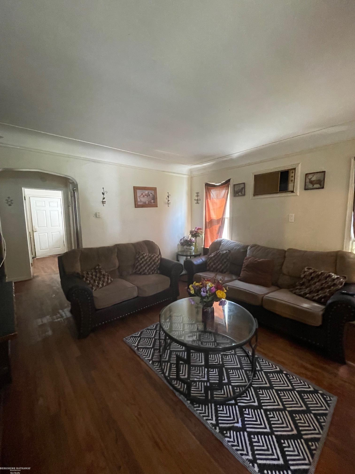 5570 Farmbrook Street Property Photo 5