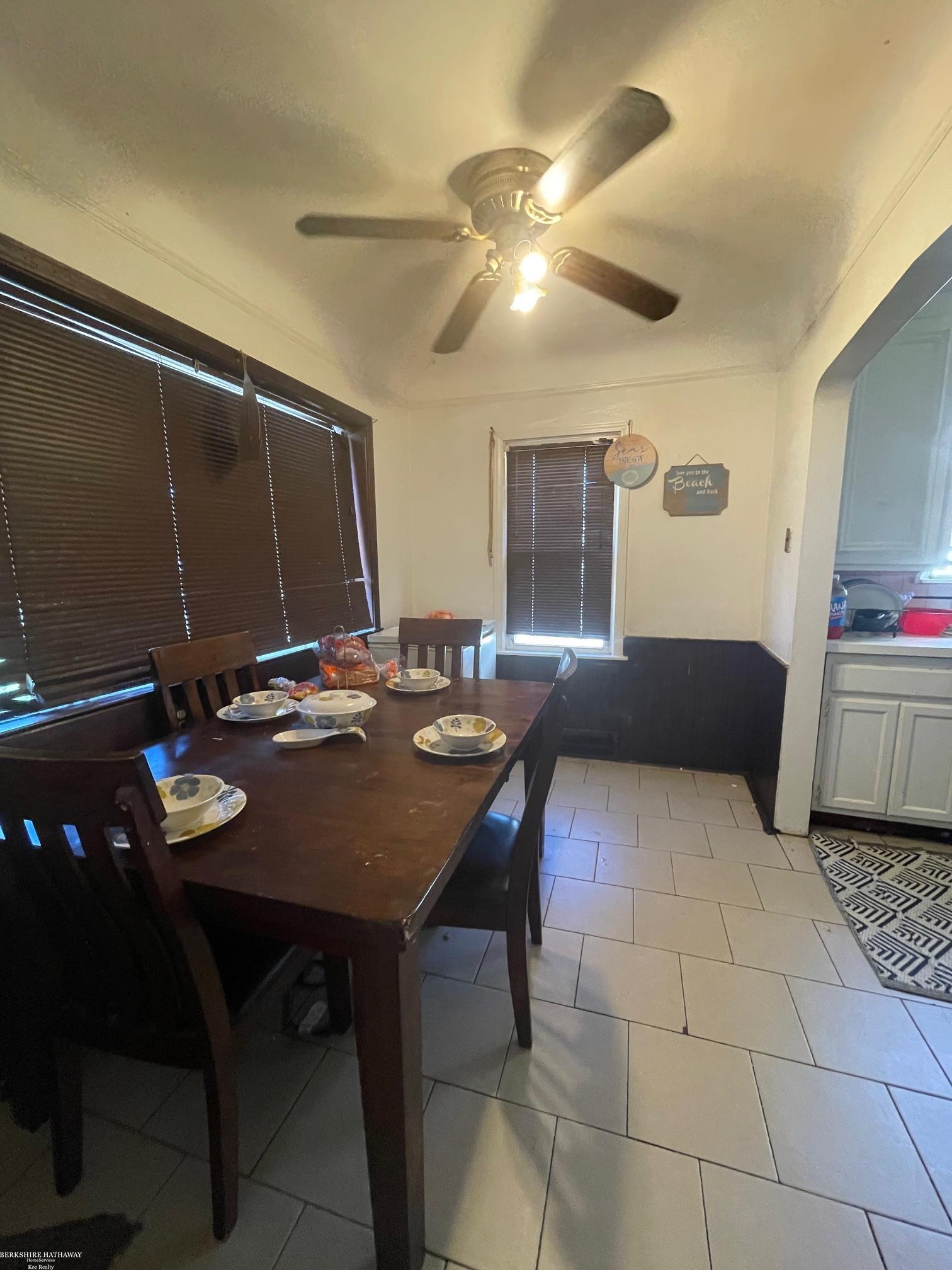 5570 Farmbrook Street Property Photo 8